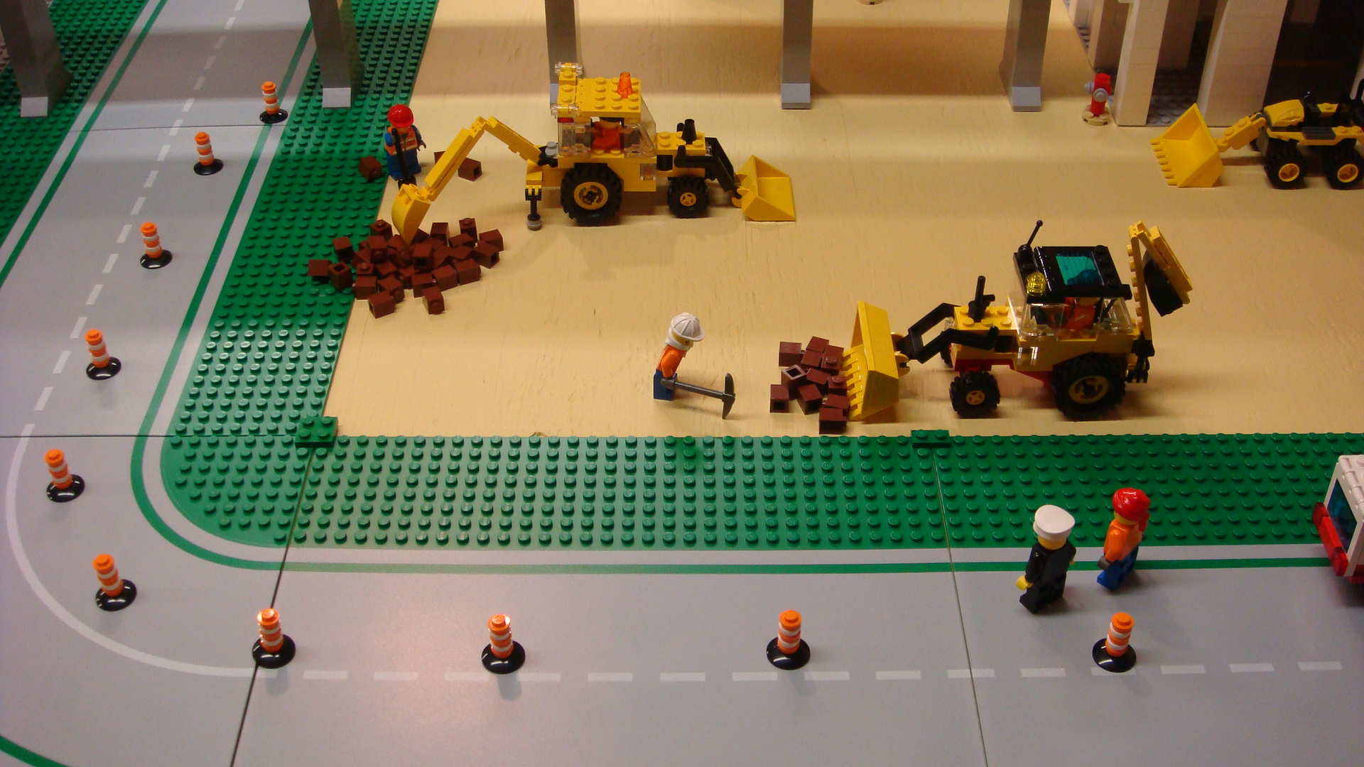 395_work_begins_on_the_gas_station.jpg