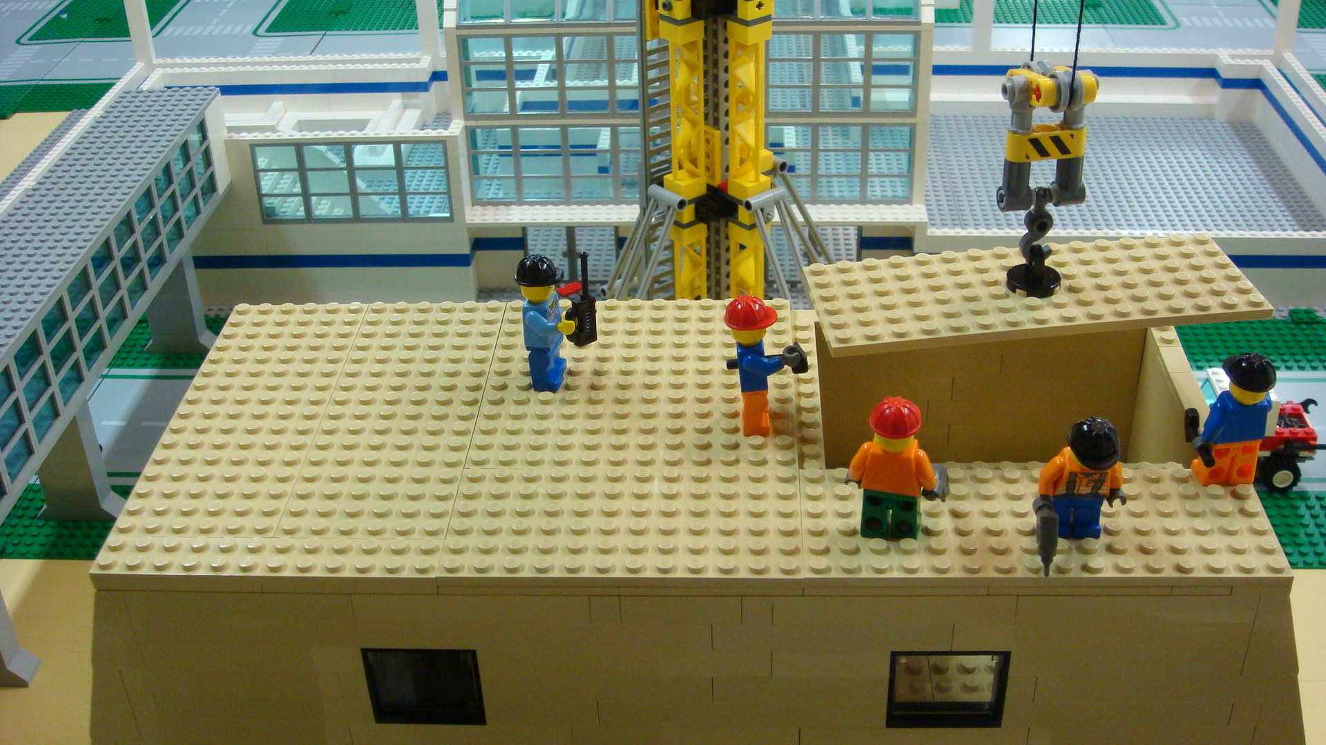 399_hotel_roof_installed.jpg
