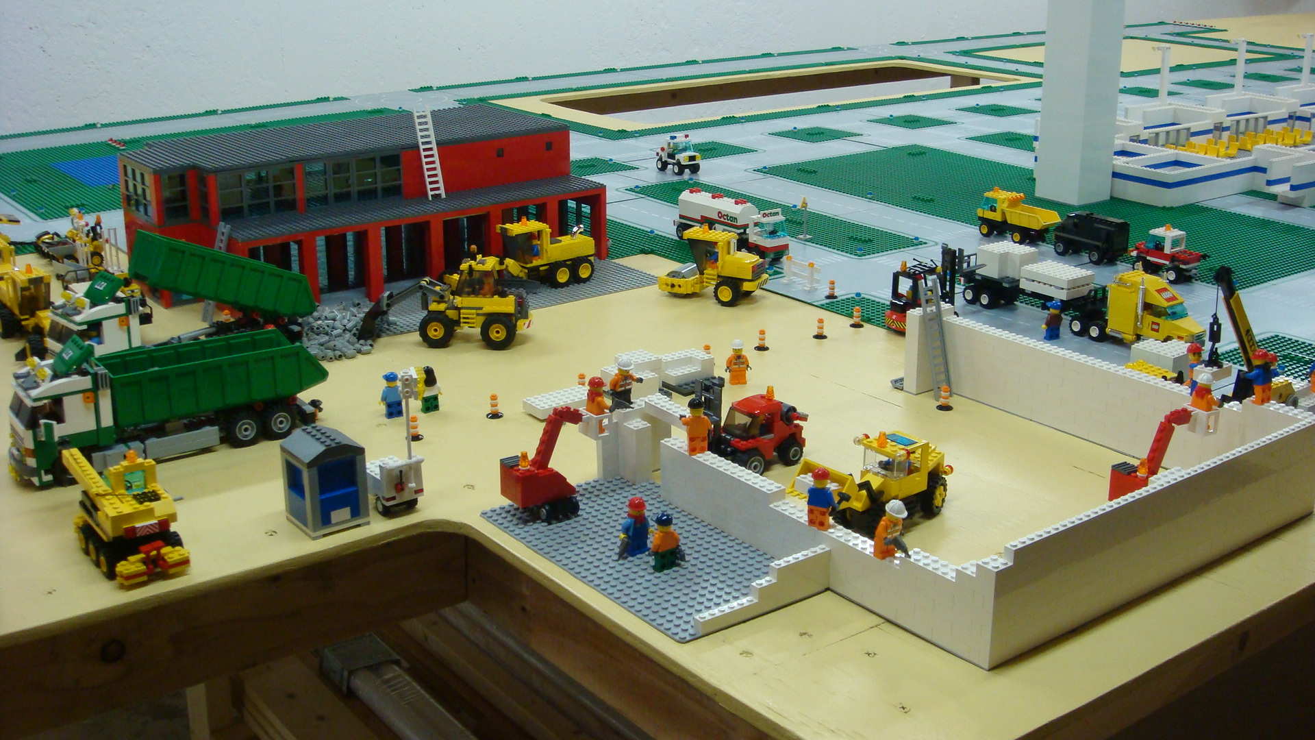 403_hanger_and_tarmac_work.jpg