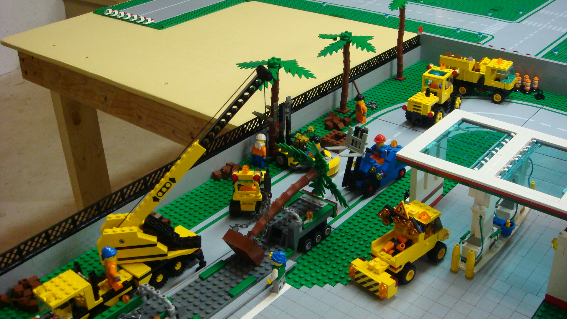 428_landscaping_begins.jpg