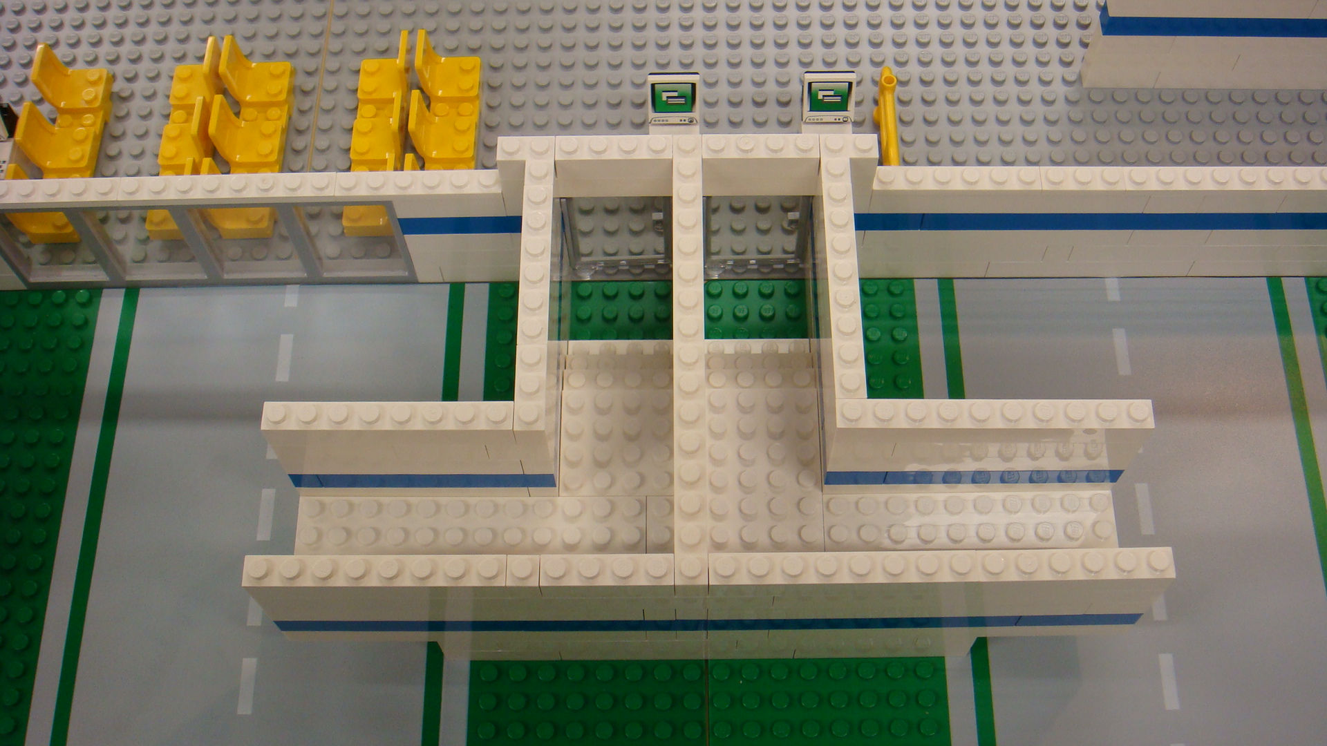 465_new_eastside_gates.JPG