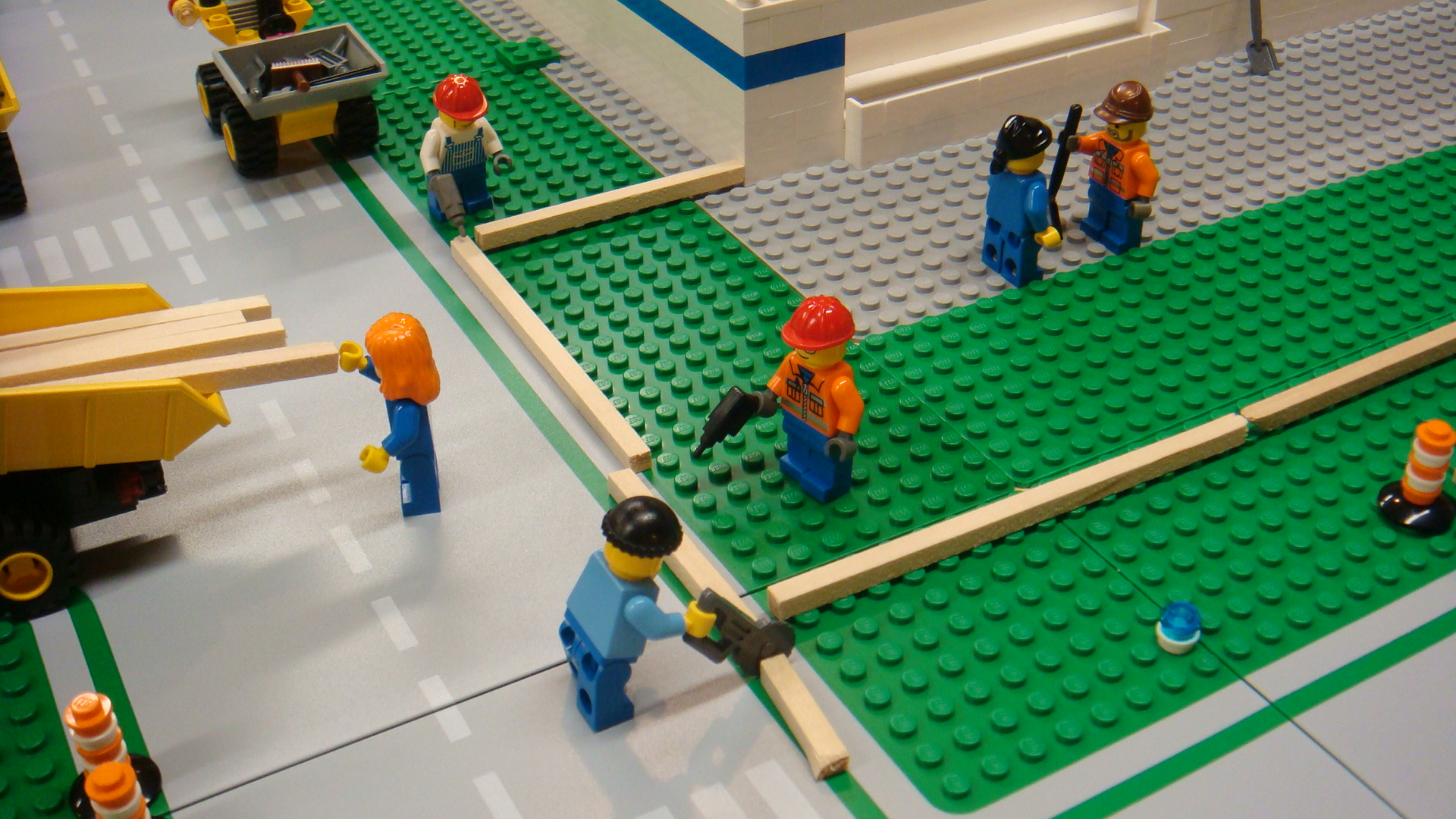470_form_work_for_arriving_baggage_area.JPG