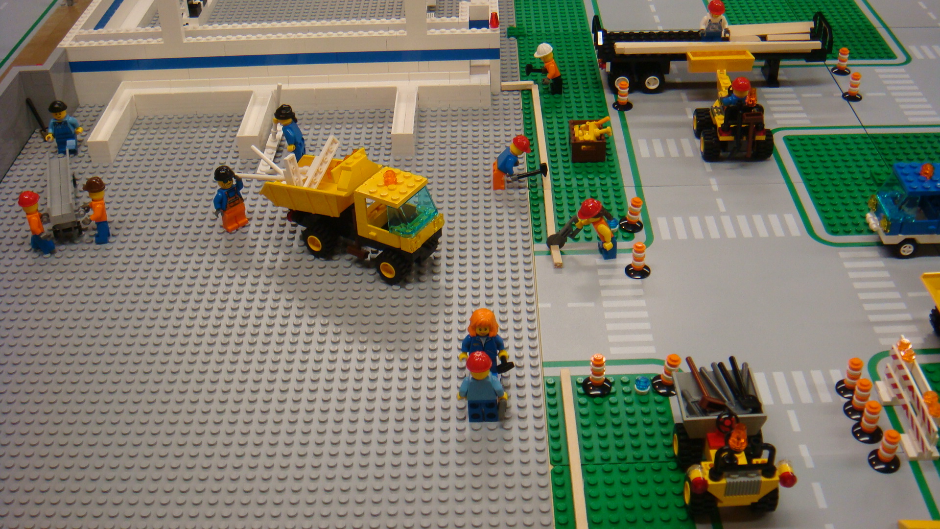 473_form_work_for_departing_baggage_area.JPG