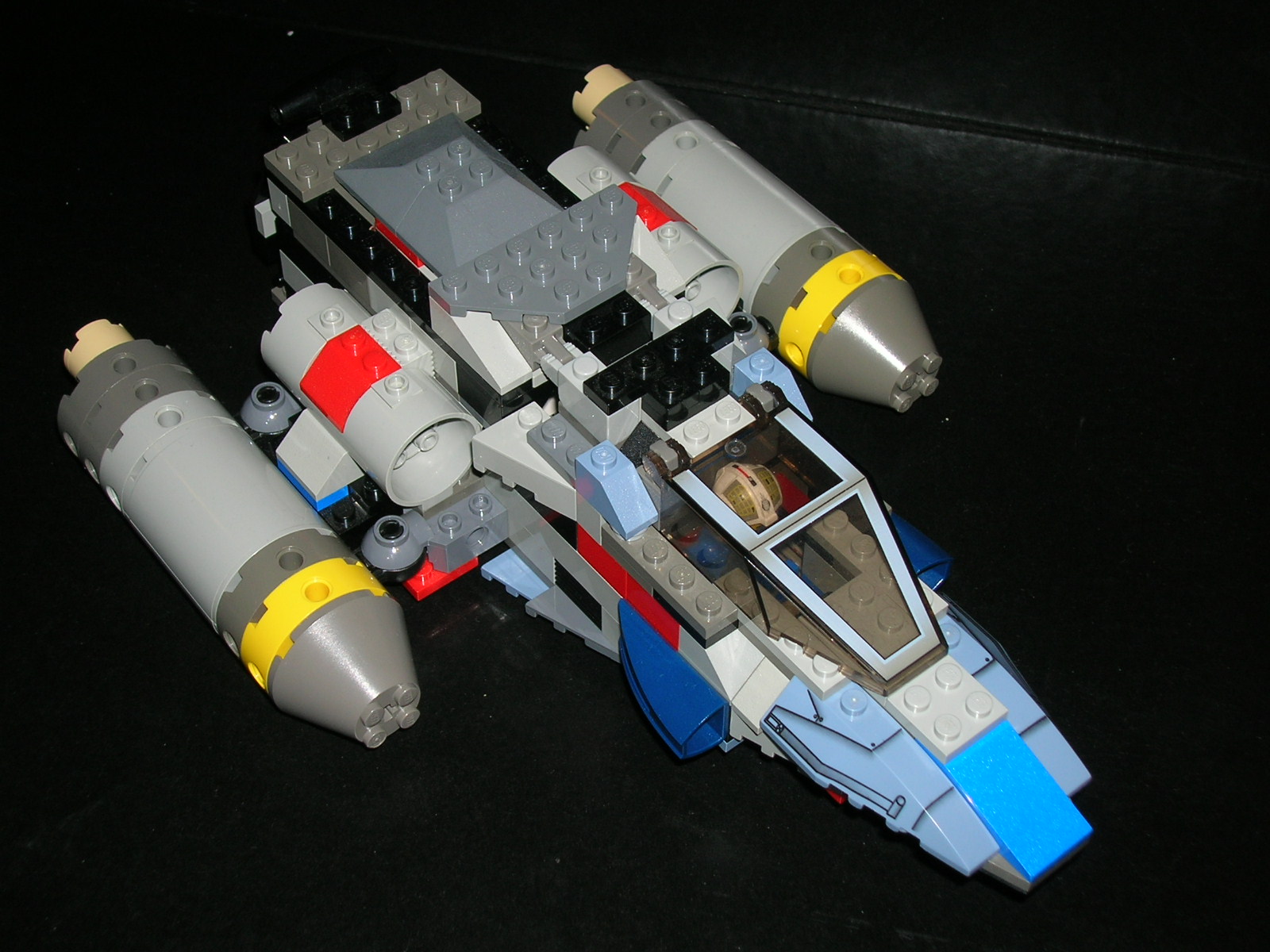 legos_001.jpg