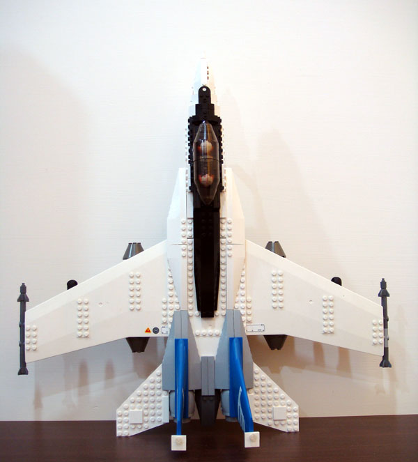 f18-09.jpg