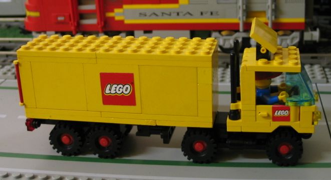 legotruck.jpg