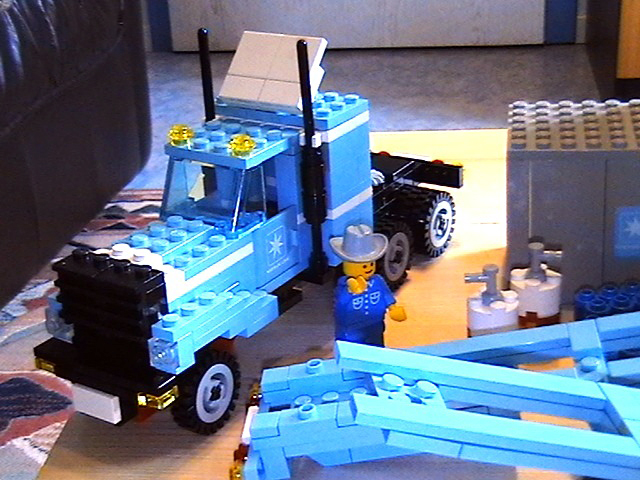 1552_maersk_line_truck_02.jpg