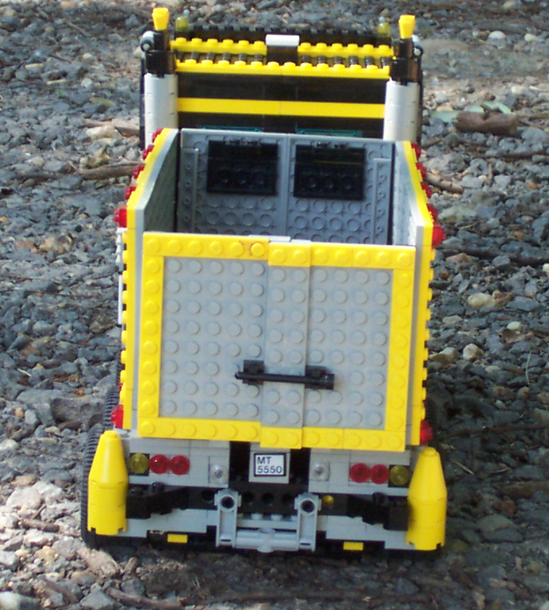 back_view_of_custom_truck.jpg