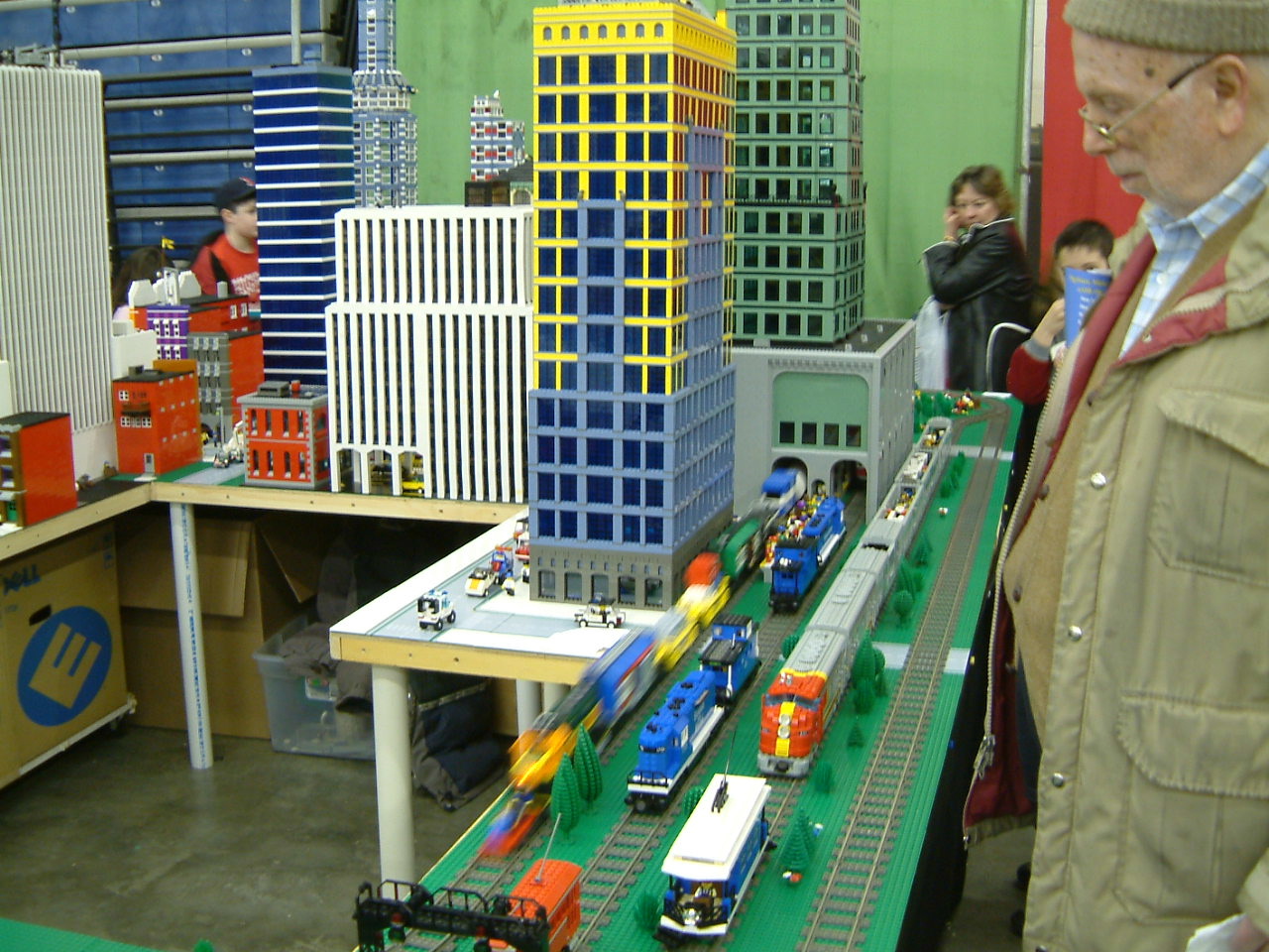legotrain11.jpg