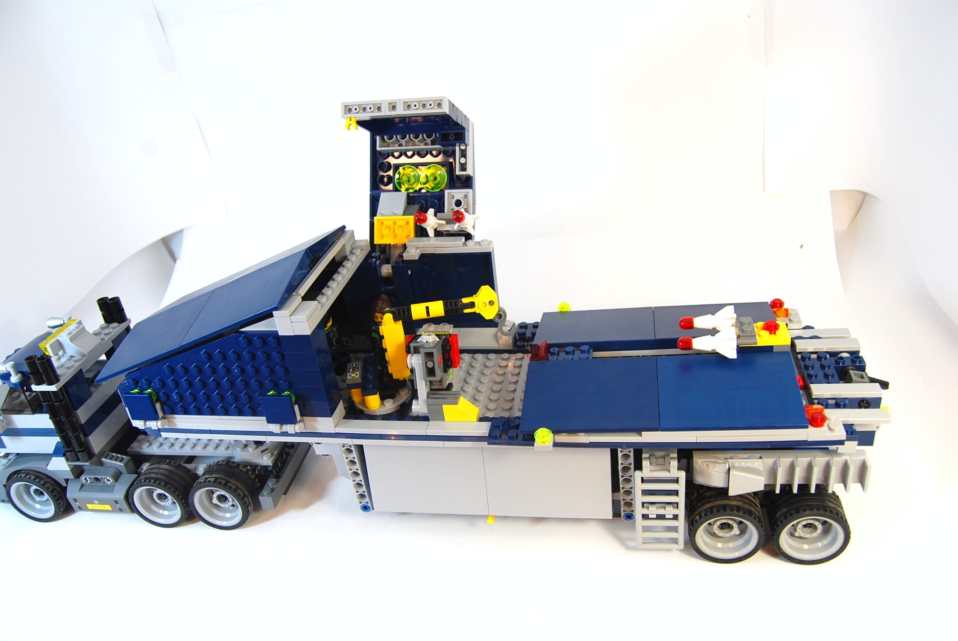 agent_truck_28.jpg
