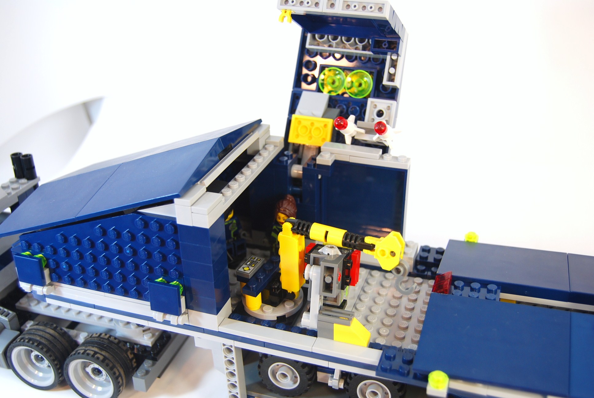 agent_truck_32.jpg