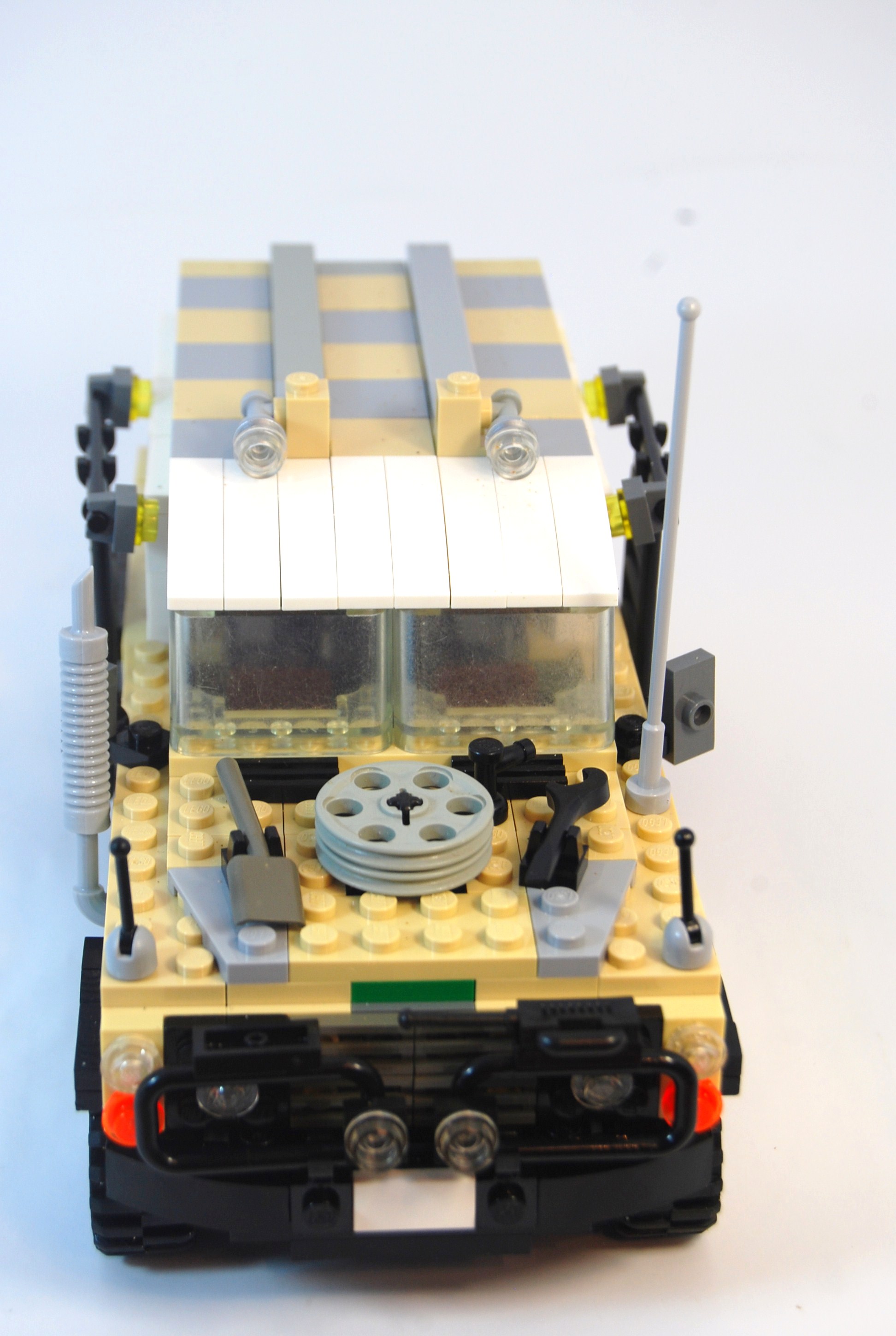 agent_janus_landrover_studio_11.jpg