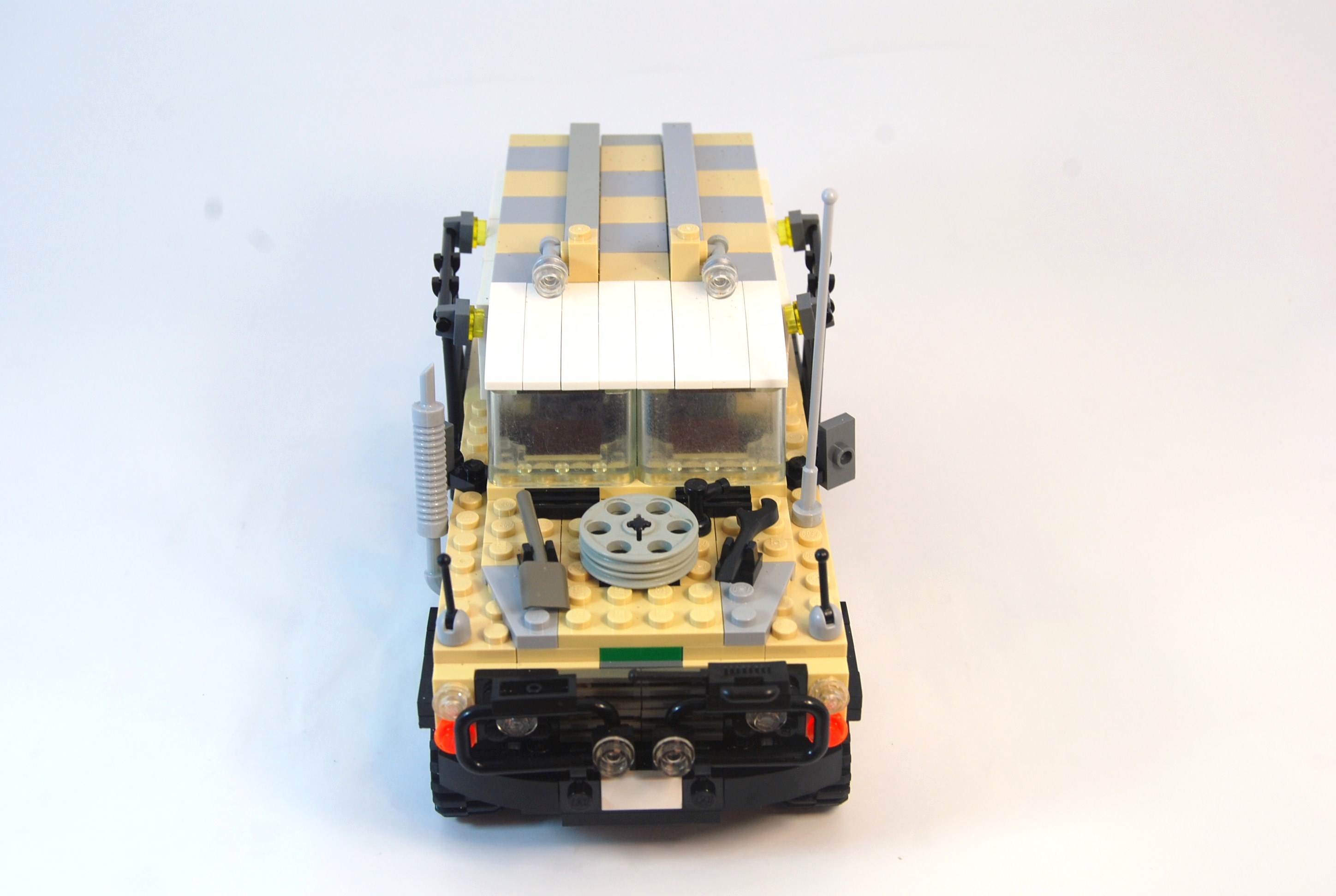 agent_janus_landrover_studio_13.jpg