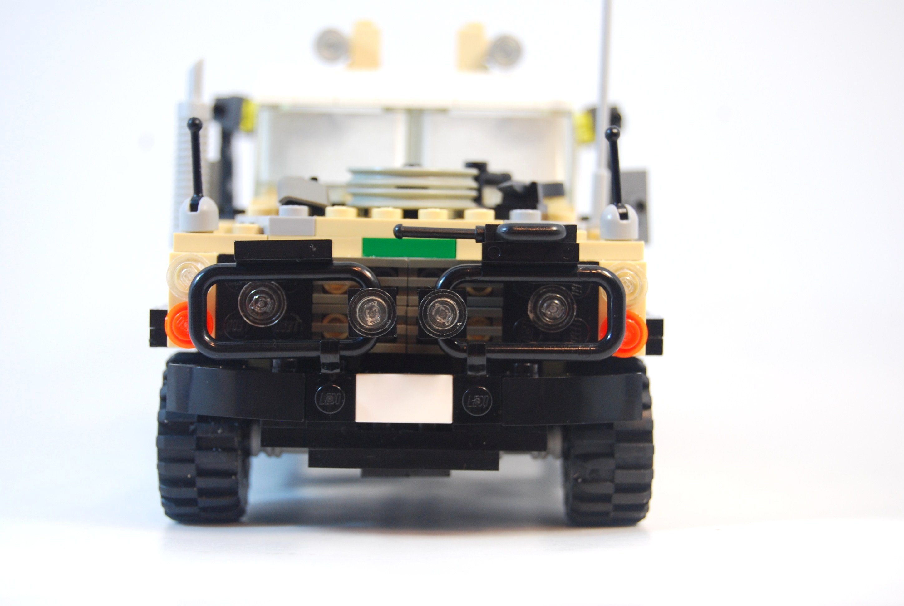 agent_janus_landrover_studio_15.jpg