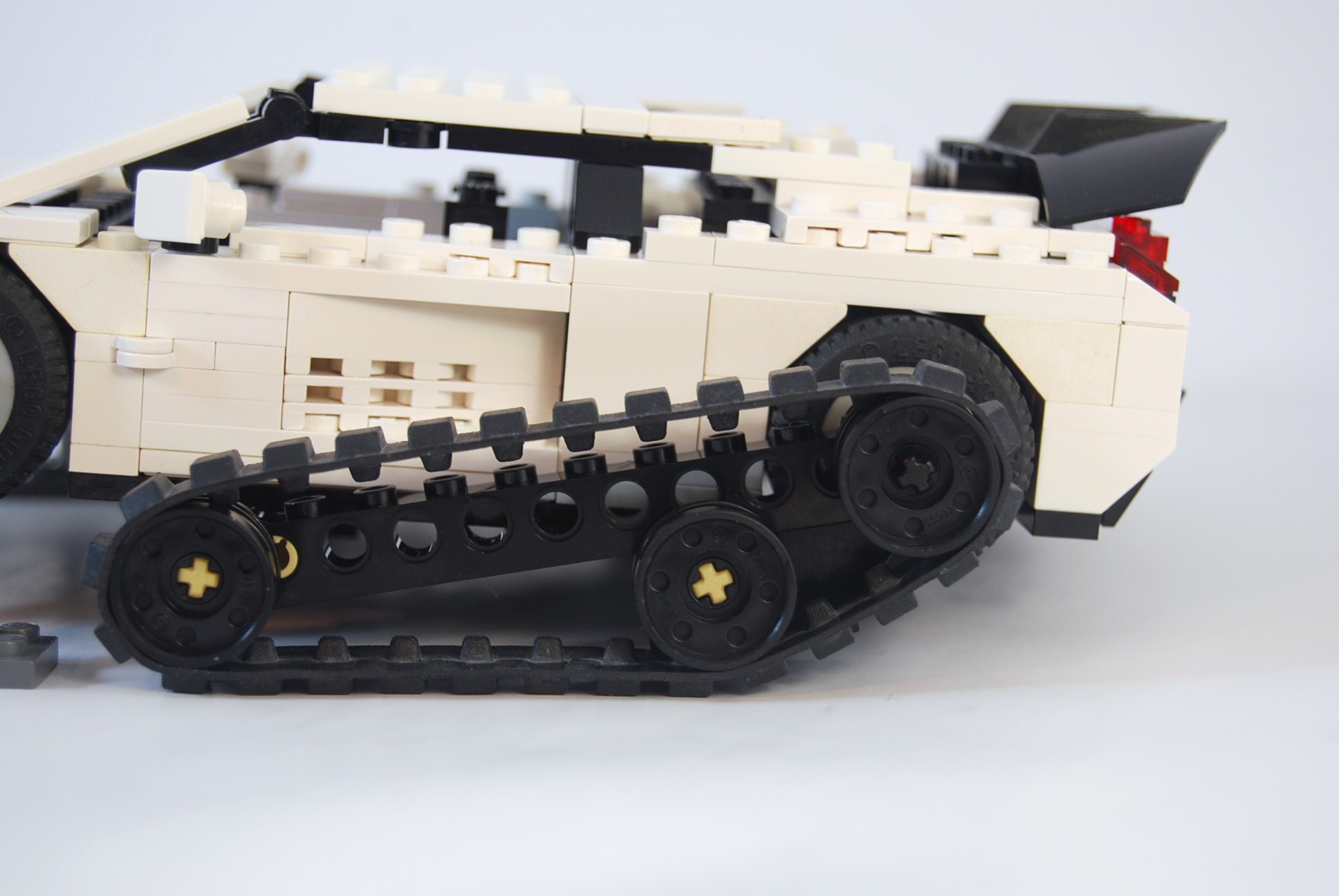 janus_lamborghini_snow_03.jpg
