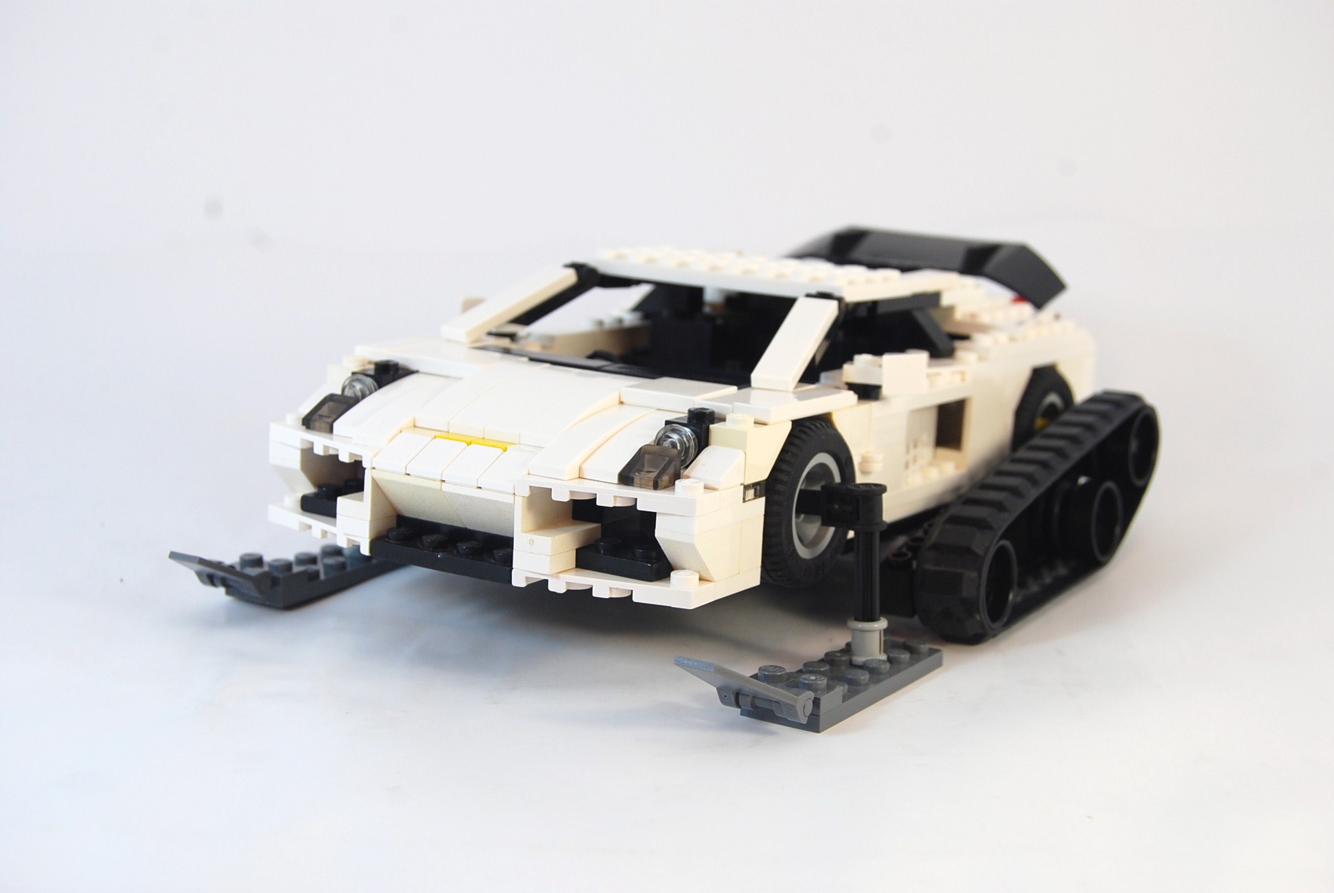 janus_lamborghini_snow_08.jpg