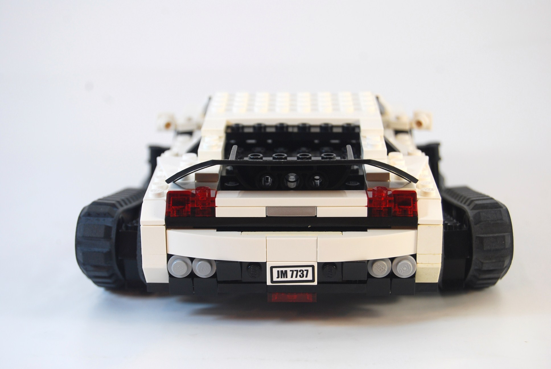 janus_lamborghini_snow_13.jpg