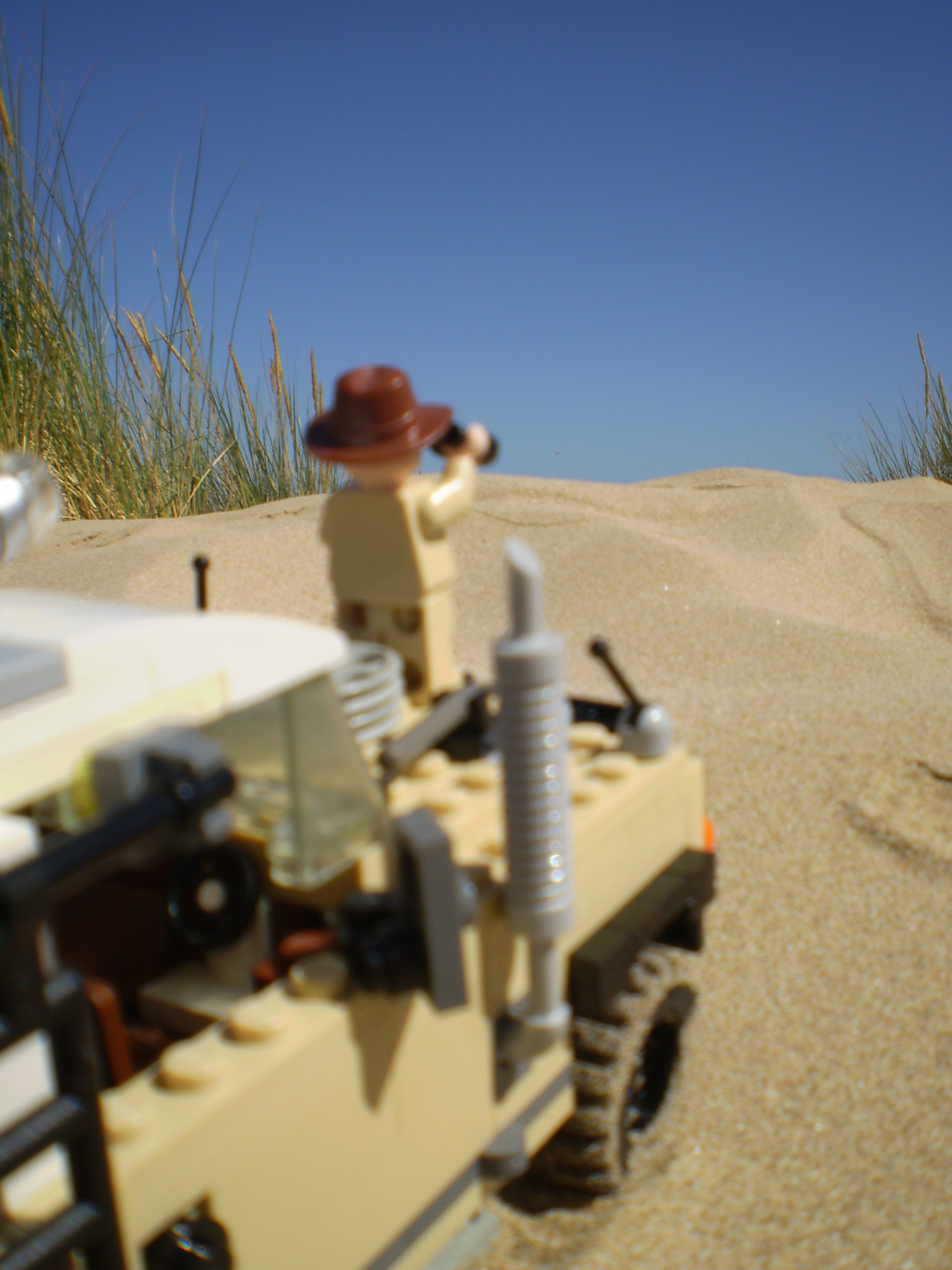 agent_janus_desert_action_07.jpg