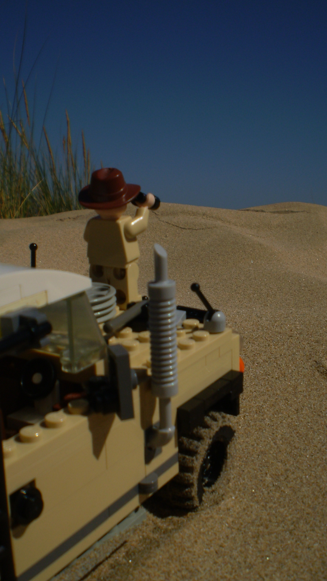 agent_janus_desert_action_09.jpg