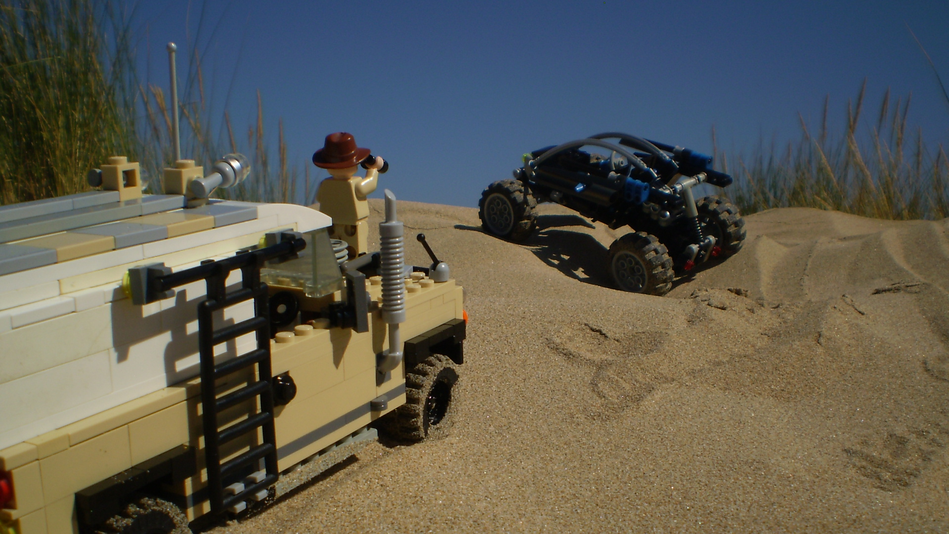 agent_janus_desert_action_14.jpg