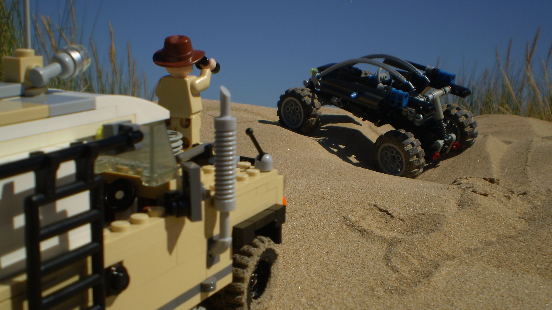 agent_janus_desert_action_16.jpg