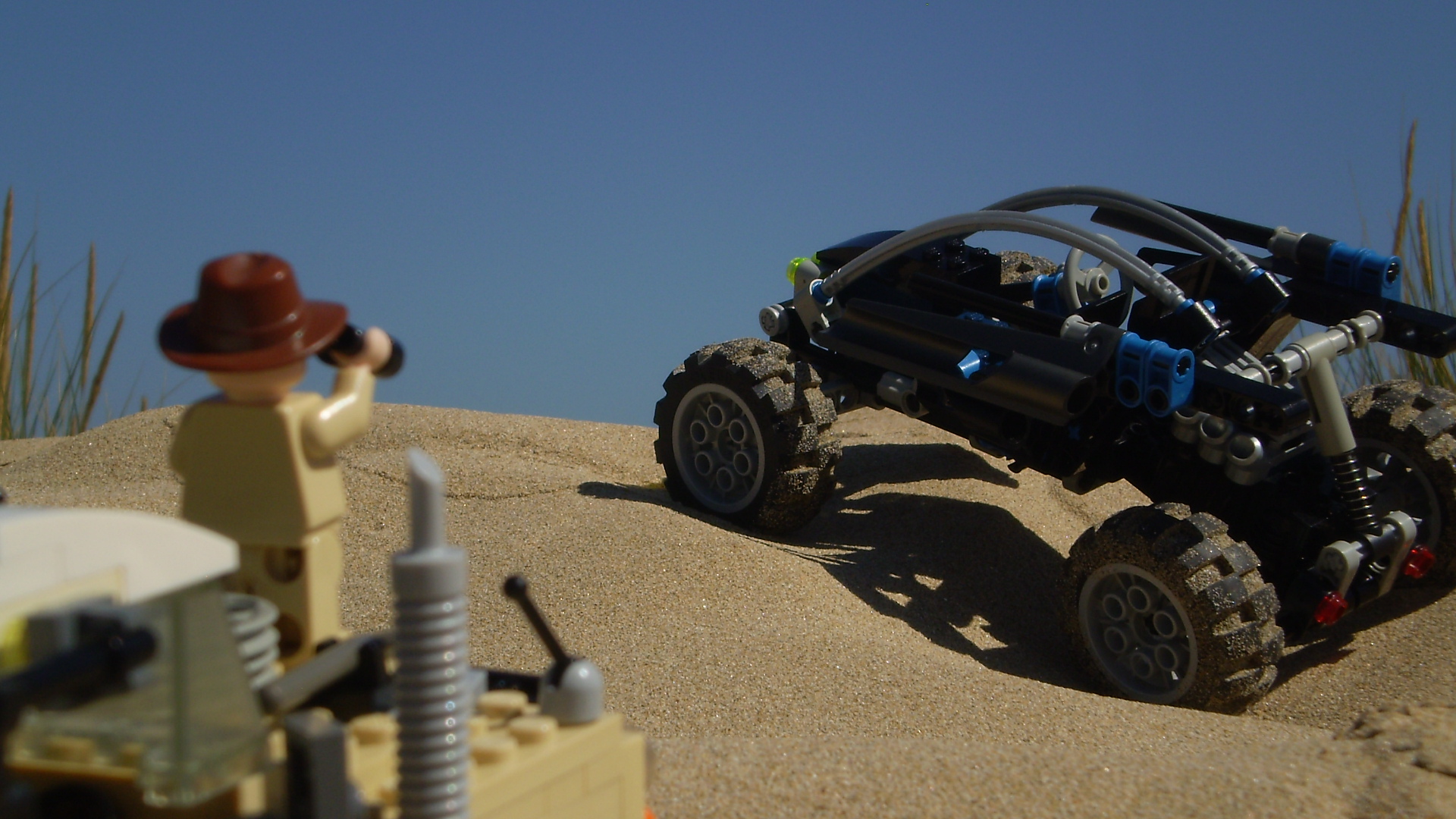 agent_janus_desert_action_17.jpg