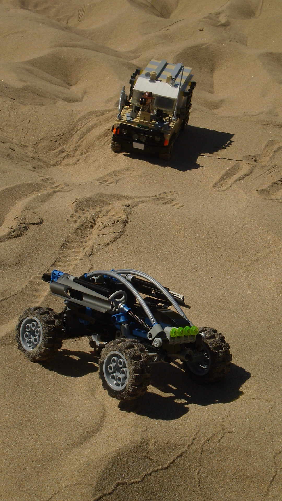 agent_janus_desert_action_22.jpg