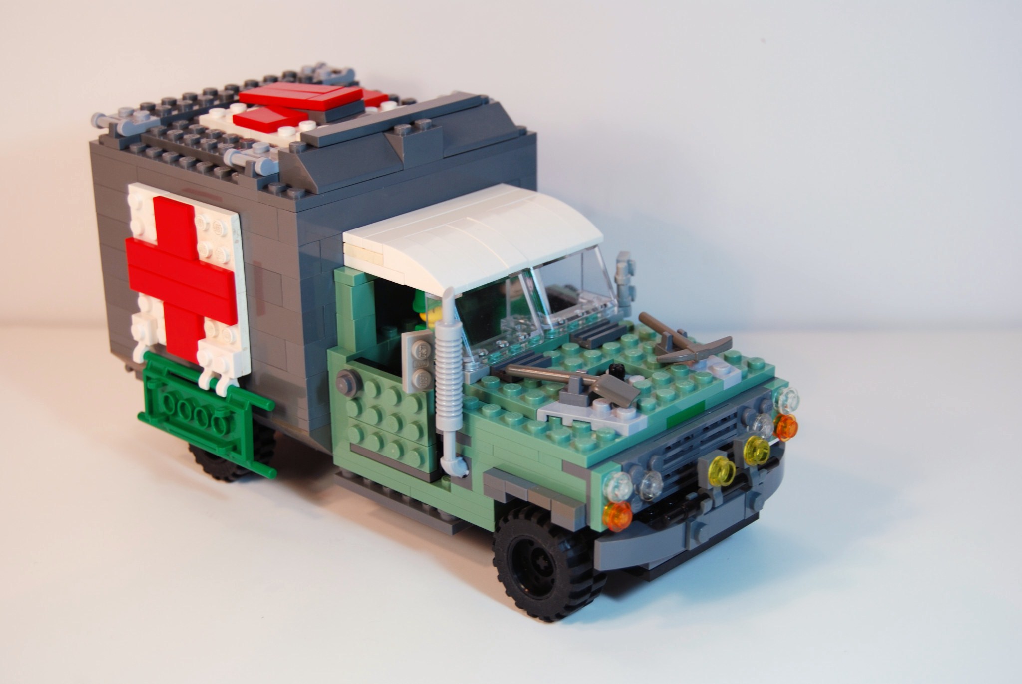 landrover_surveillance_03.jpg