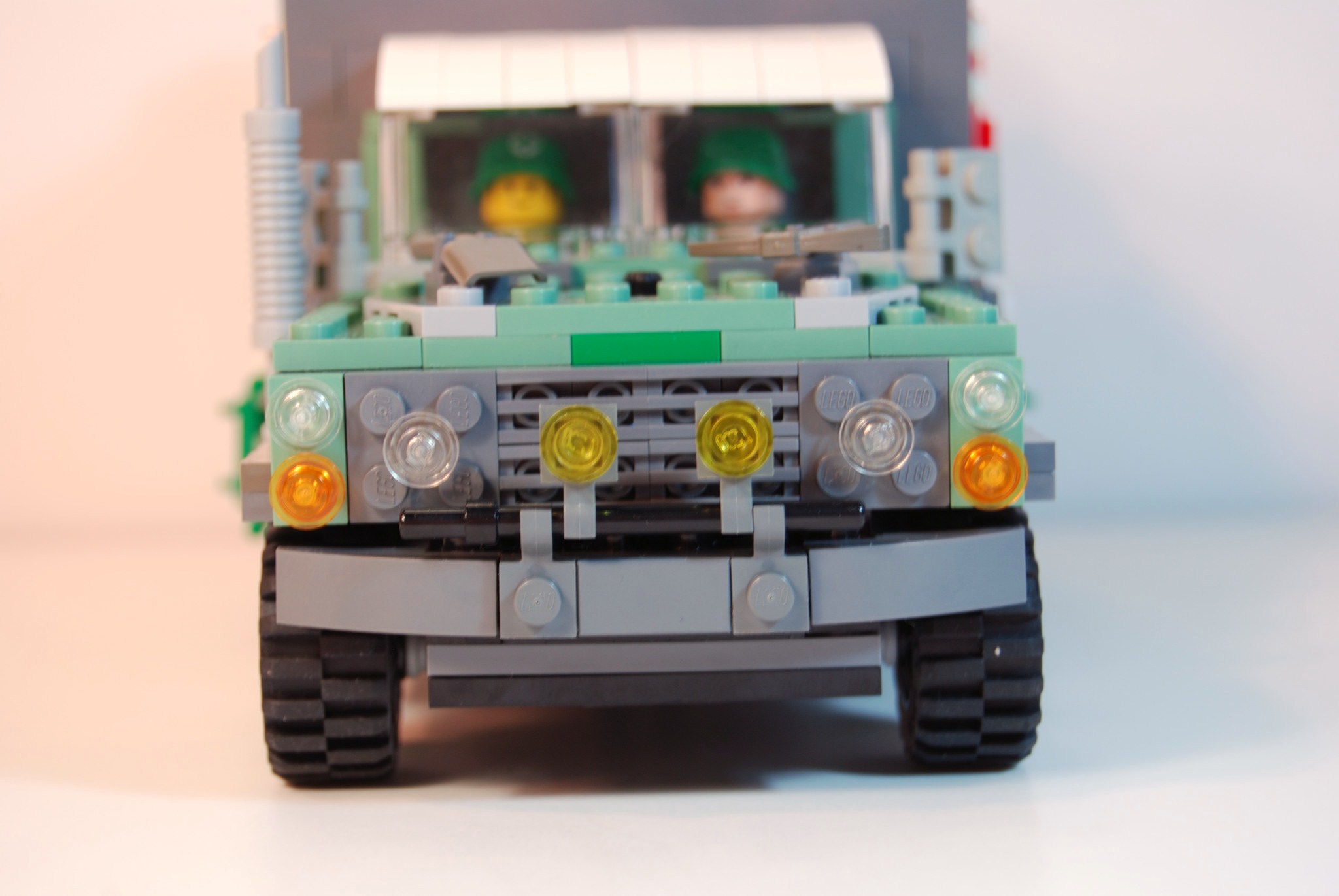 landrover_surveillance_11.jpg