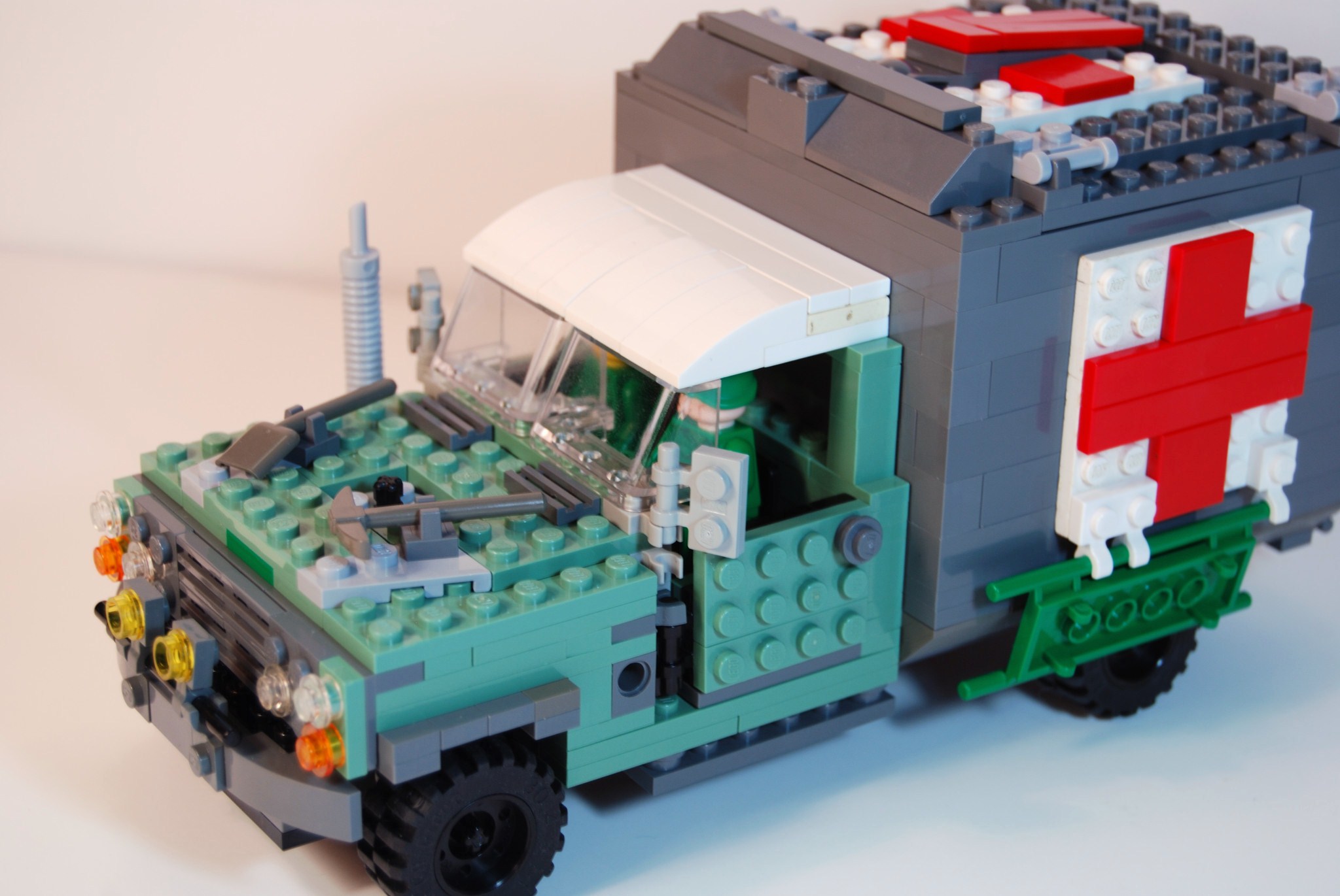 landrover_surveillance_17.jpg