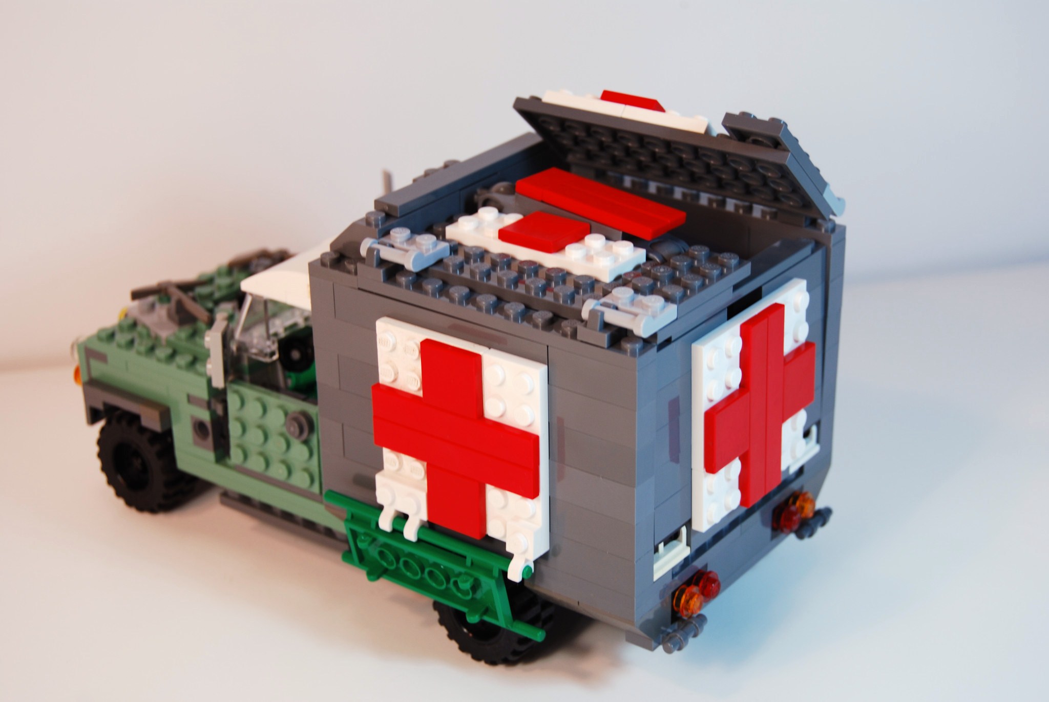 landrover_surveillance_28.jpg