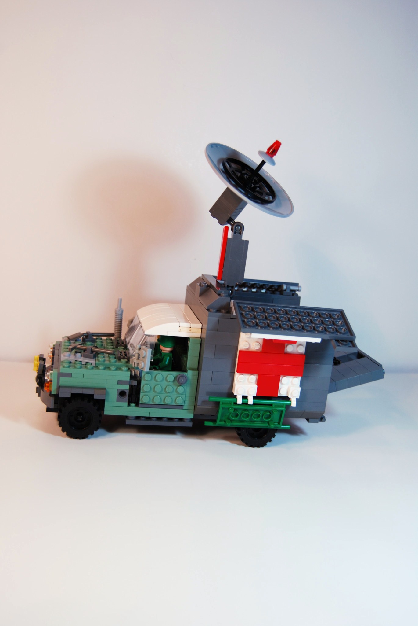 landrover_surveillance_41.jpg