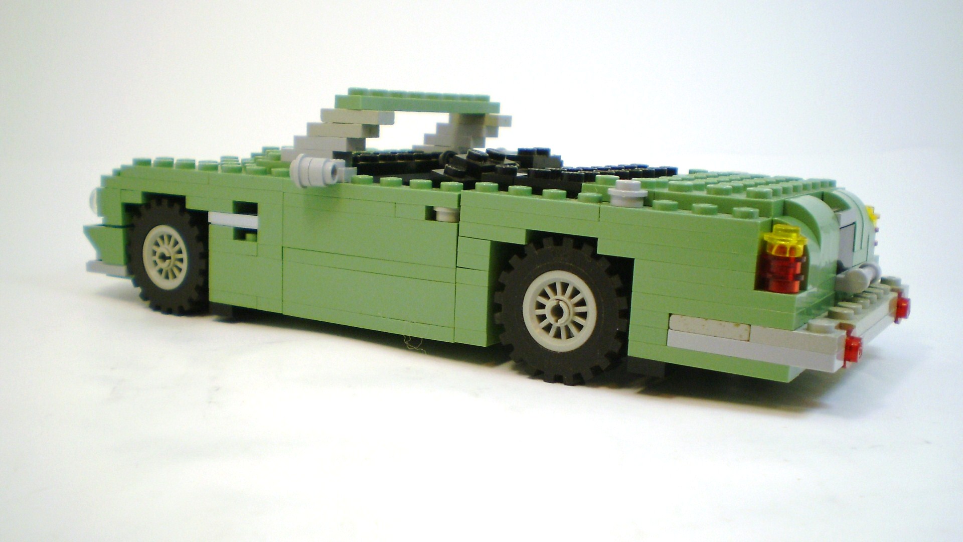 aston_martin_db5_volante_17.jpg