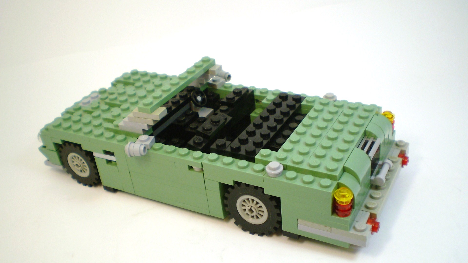 aston_martin_db5_volante_19.jpg