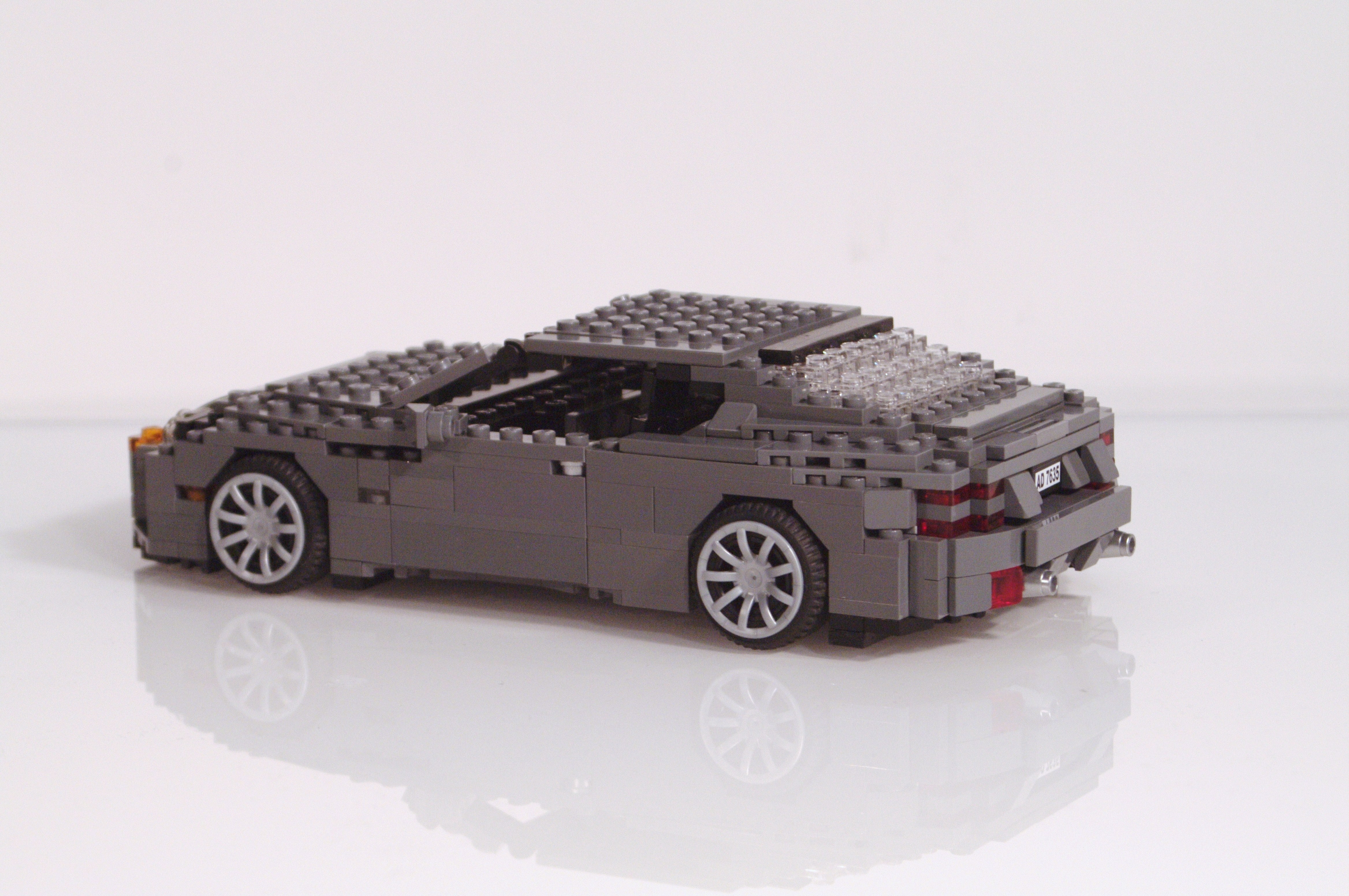aston_martin_db9_coupe_06.jpg