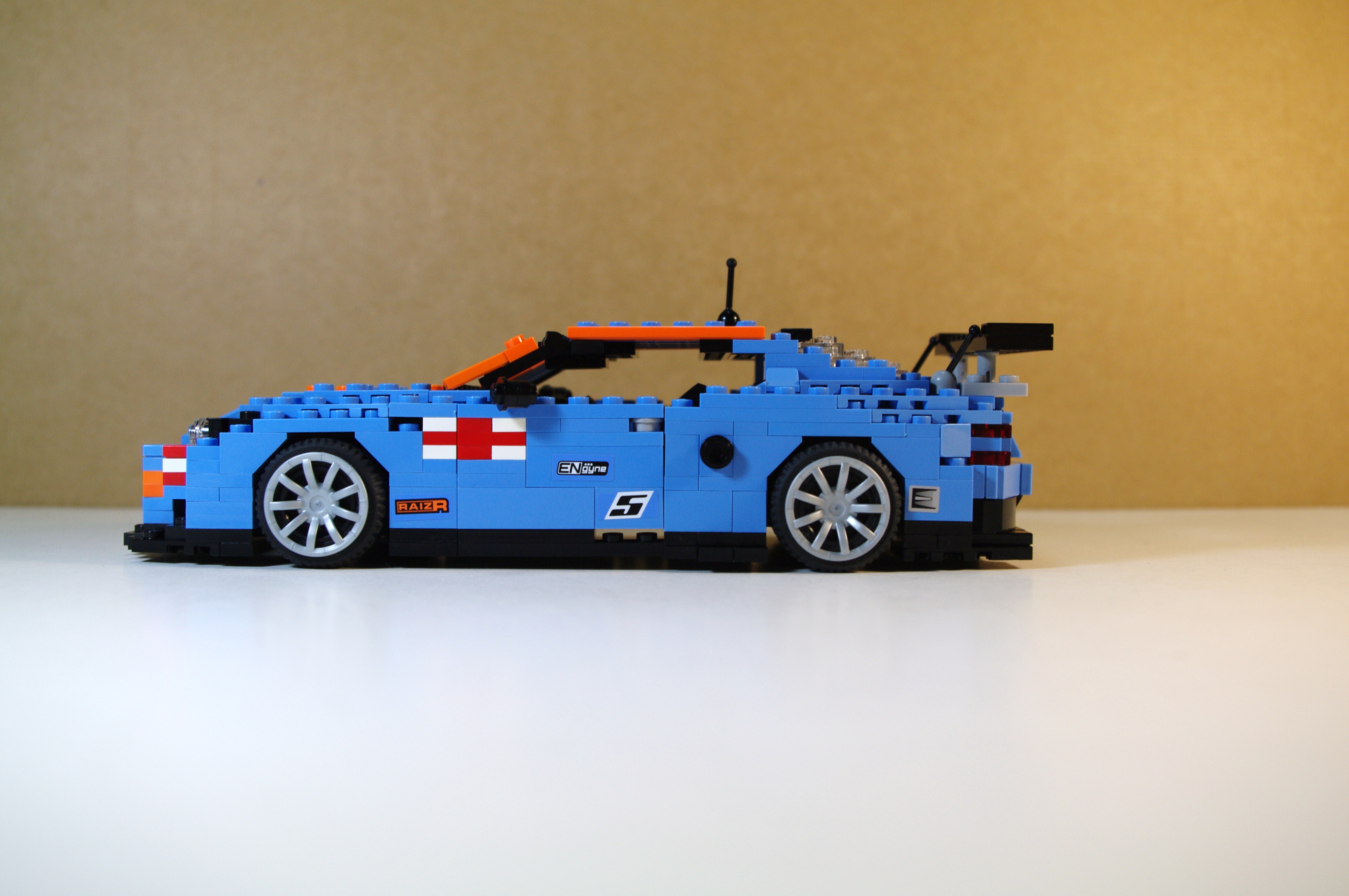 am_dbr9_racer_01.jpg