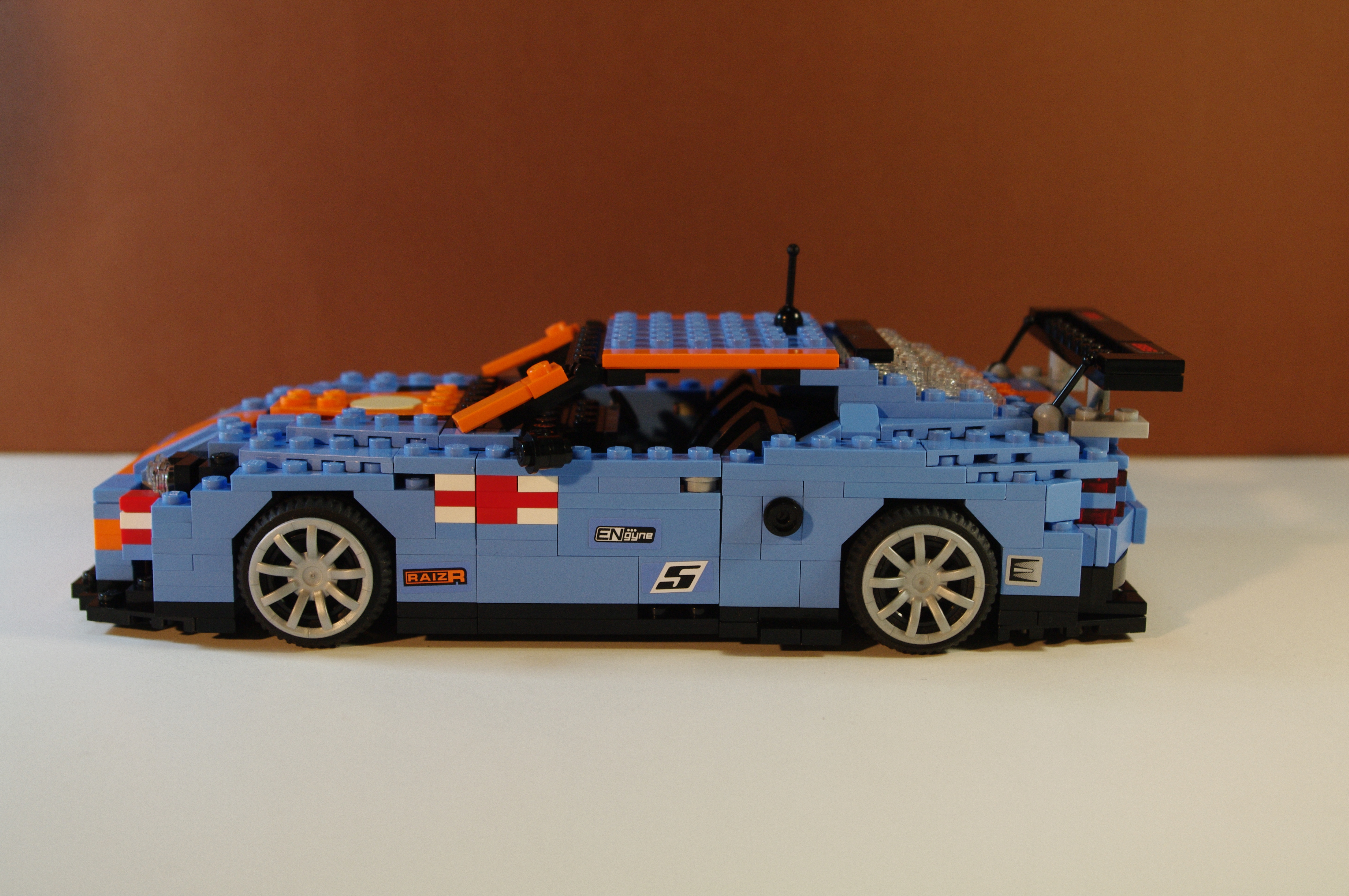 am_dbr9_racer_03.jpg