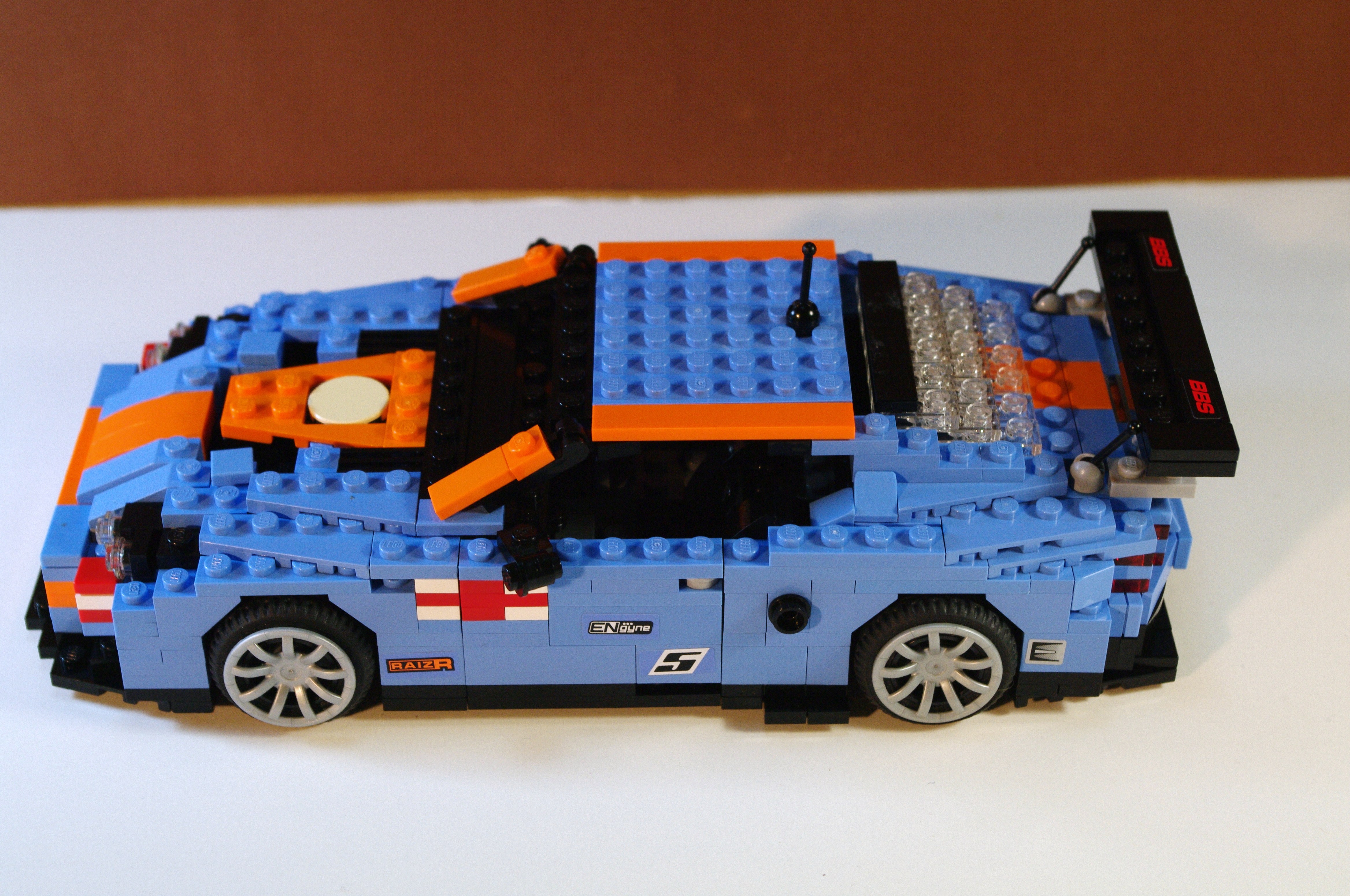am_dbr9_racer_04.jpg
