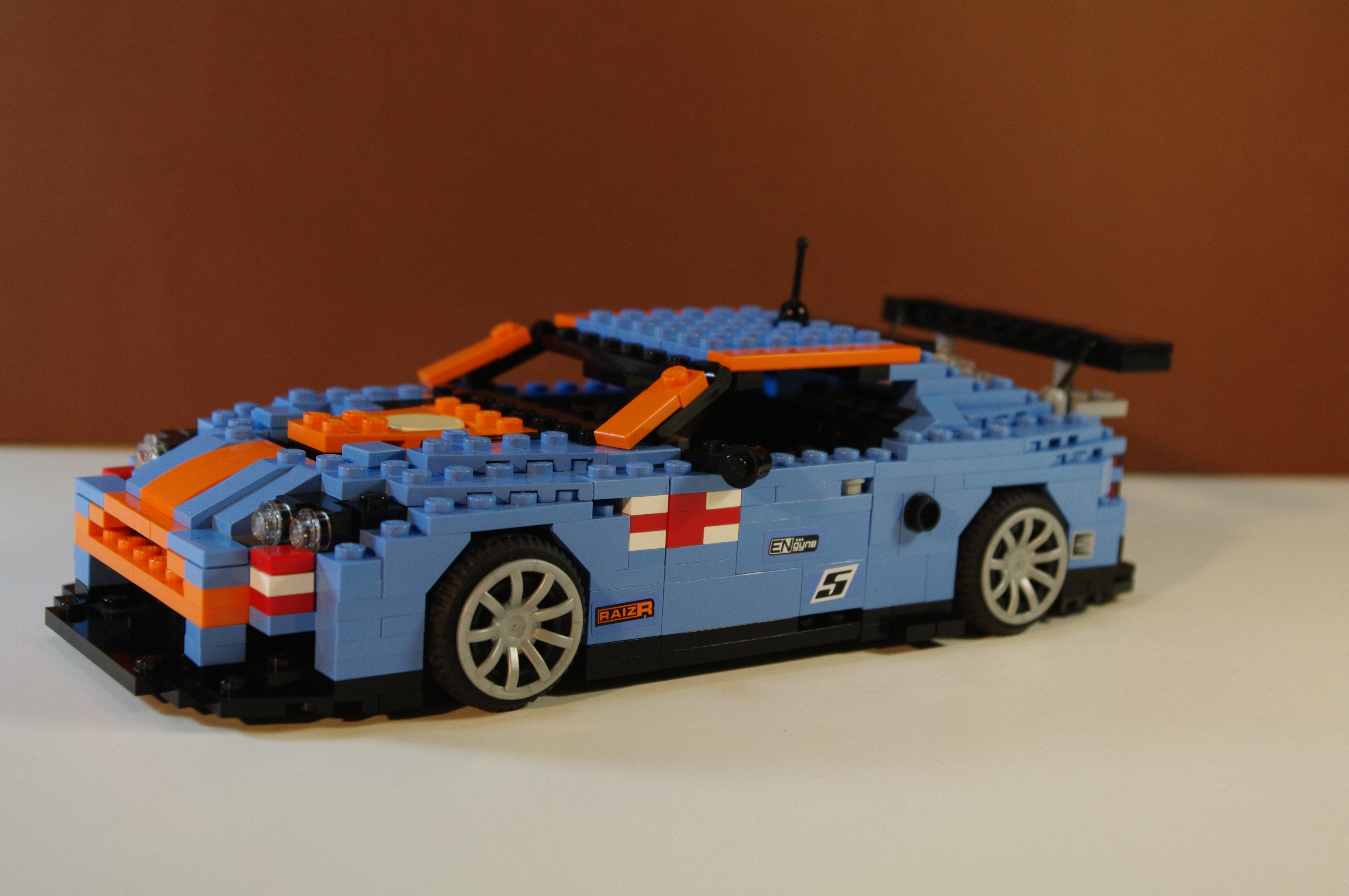 am_dbr9_racer_06.jpg