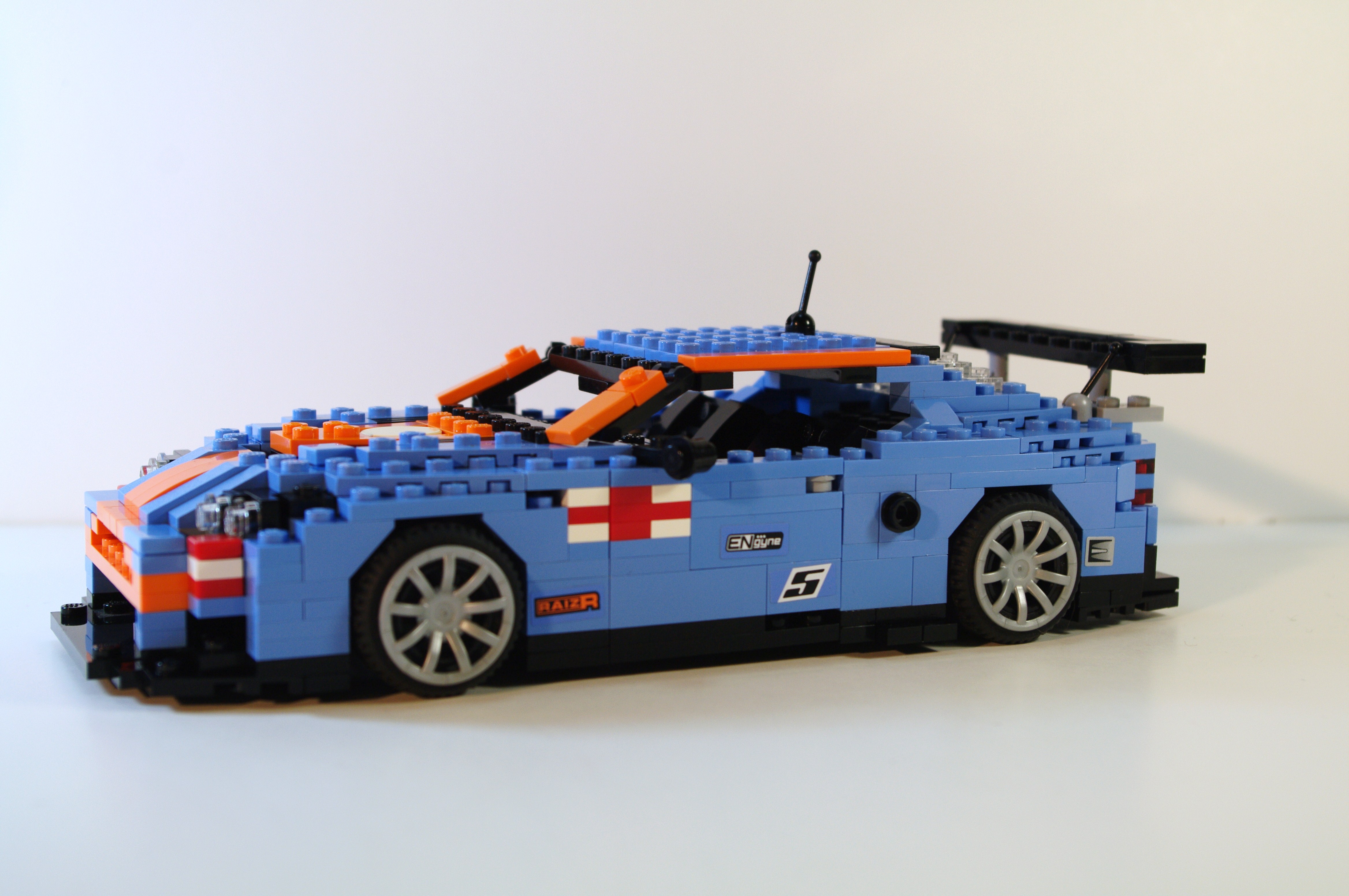 am_dbr9_racer_08.jpg