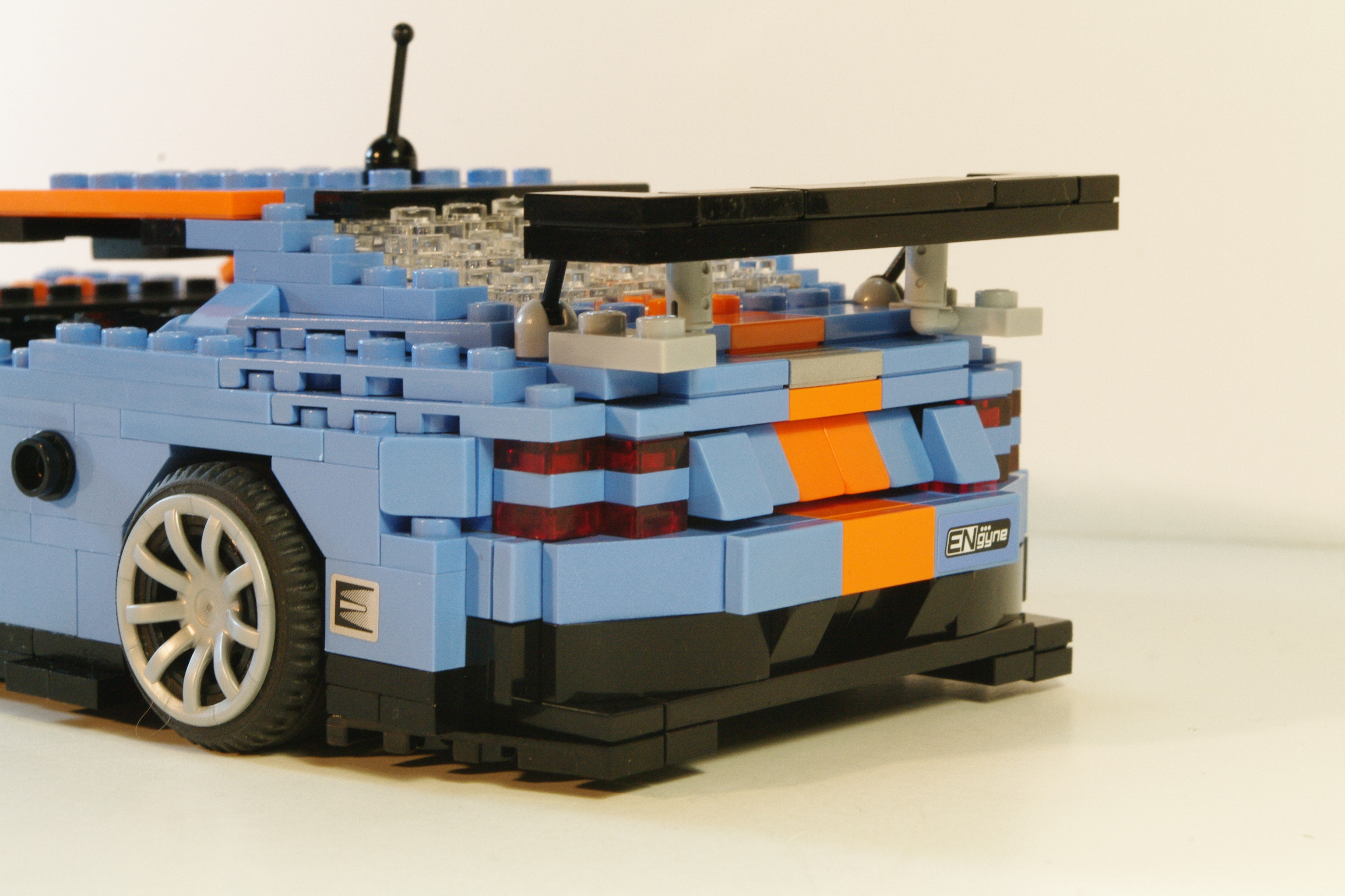 am_dbr9_racer_12.jpg
