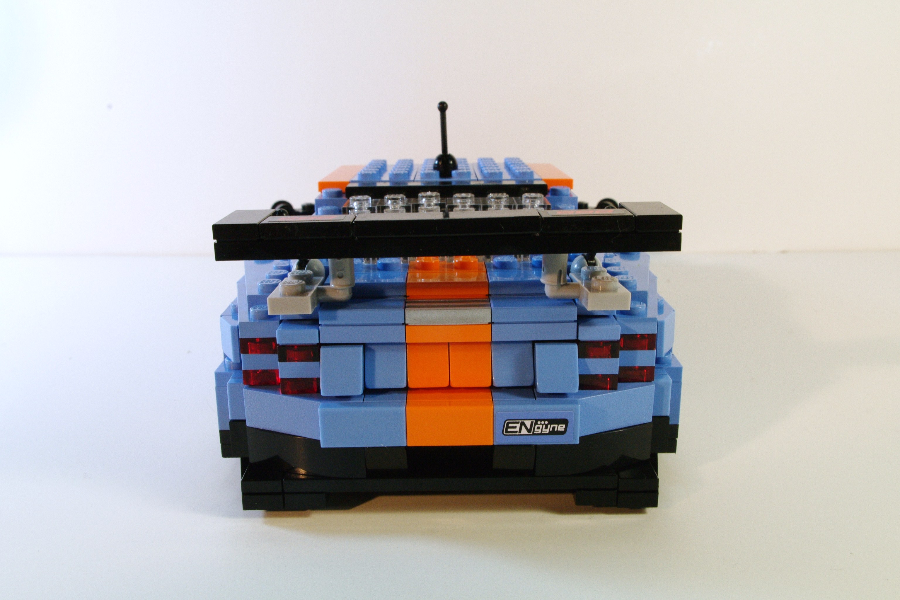 am_dbr9_racer_15.jpg