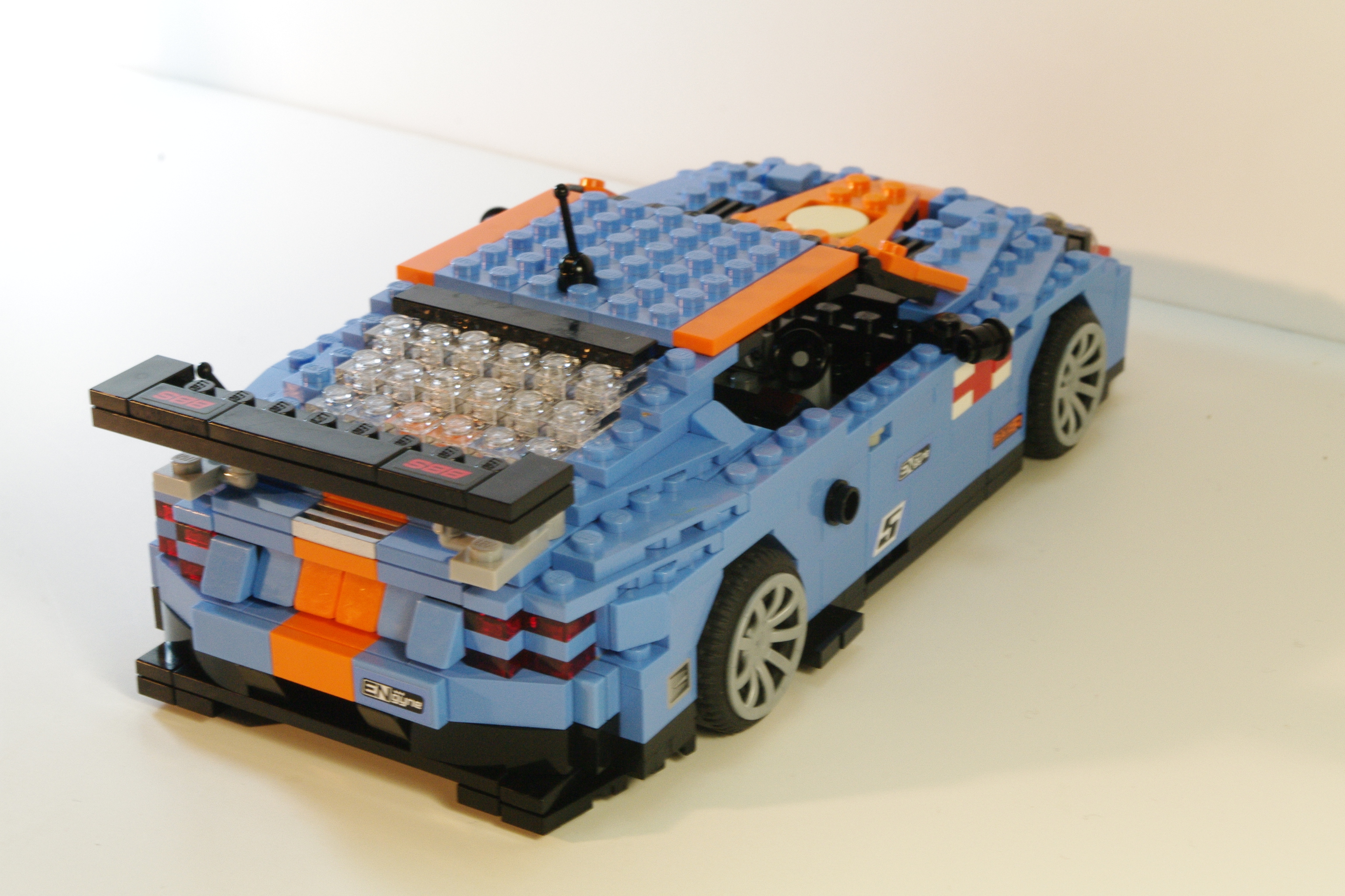 am_dbr9_racer_18.jpg
