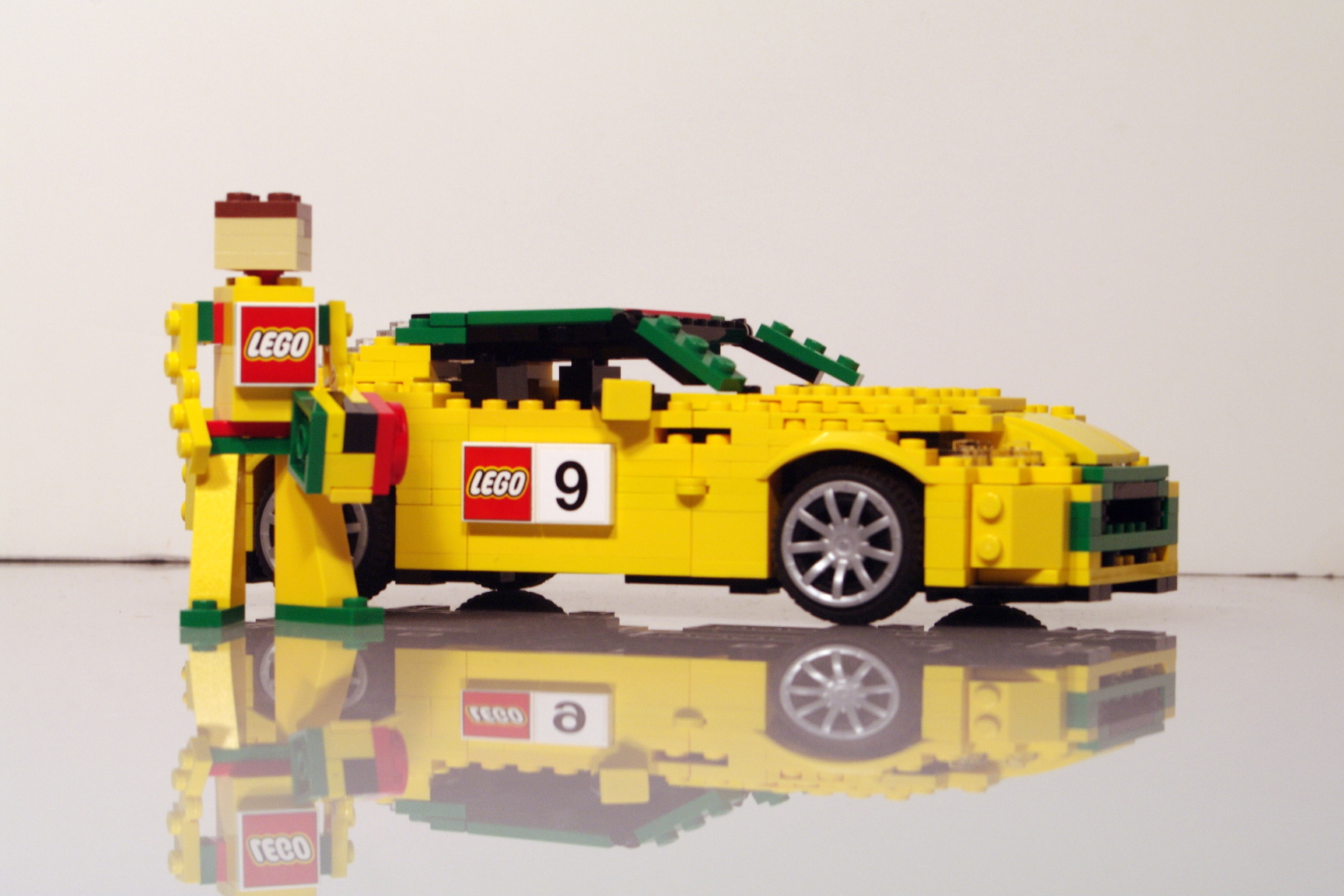 aston_martin_n24_racer_01.jpg