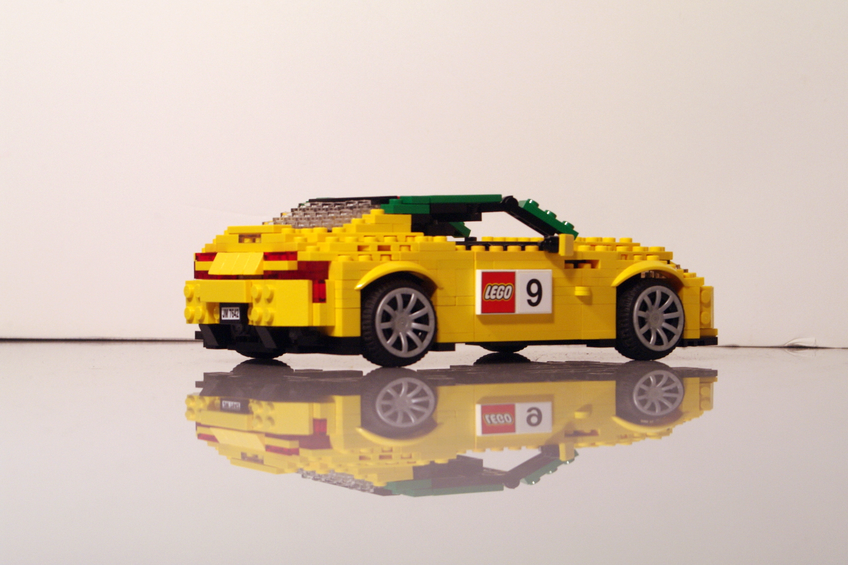 aston_martin_n24_racer_07.jpg