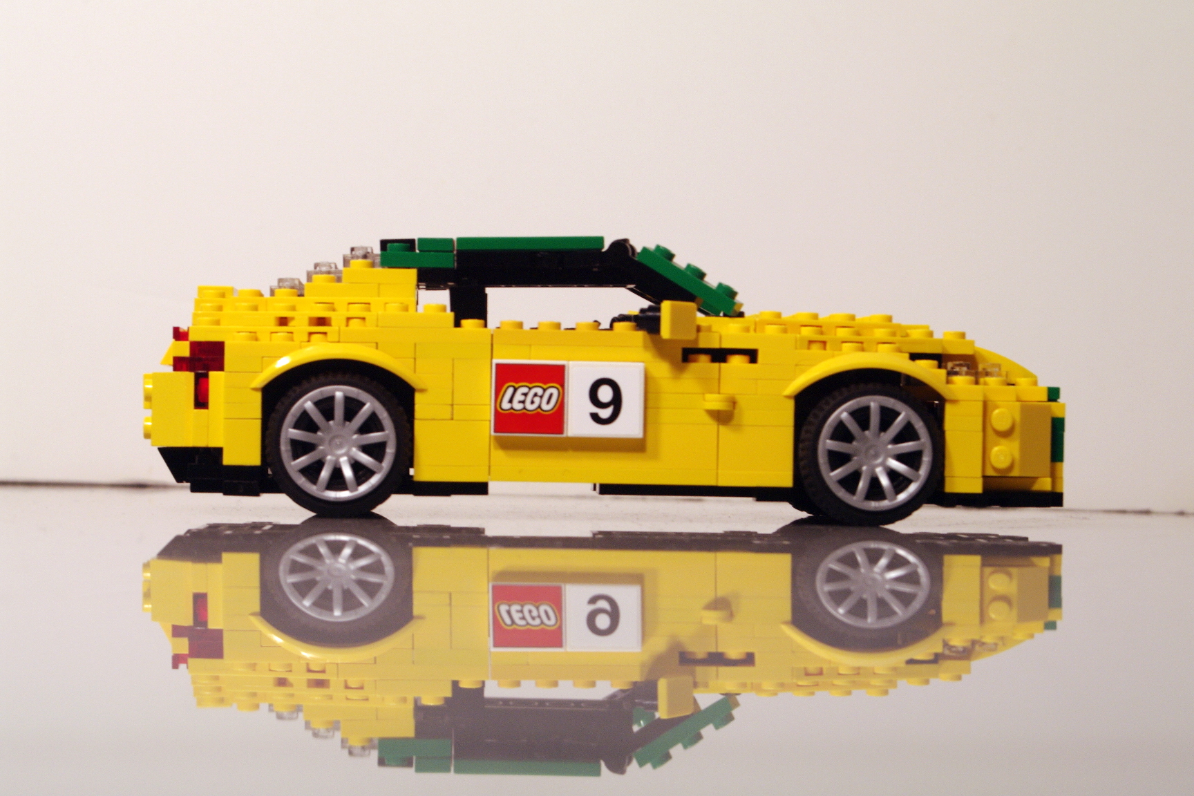 aston_martin_n24_racer_08.jpg