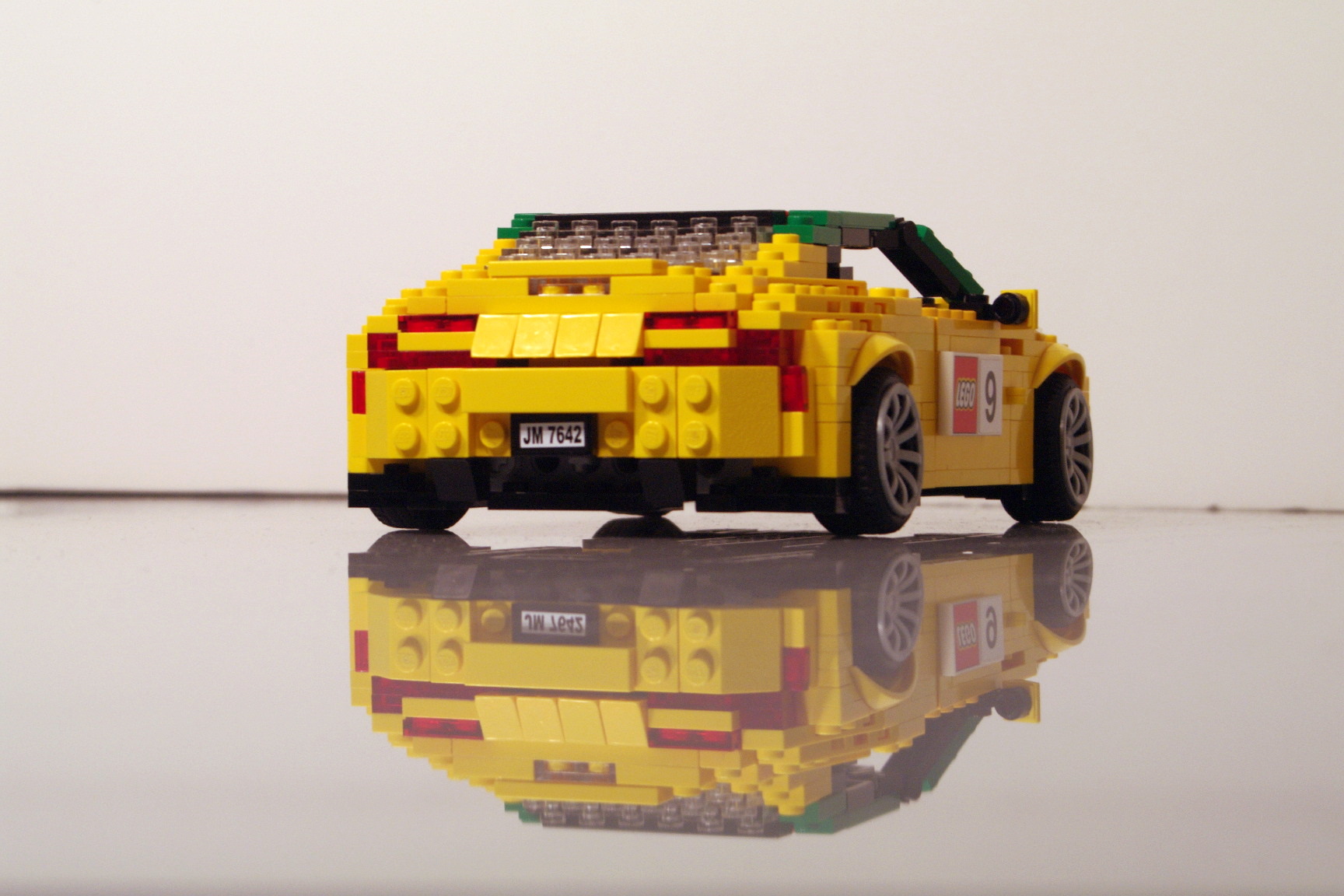 aston_martin_n24_racer_09.jpg