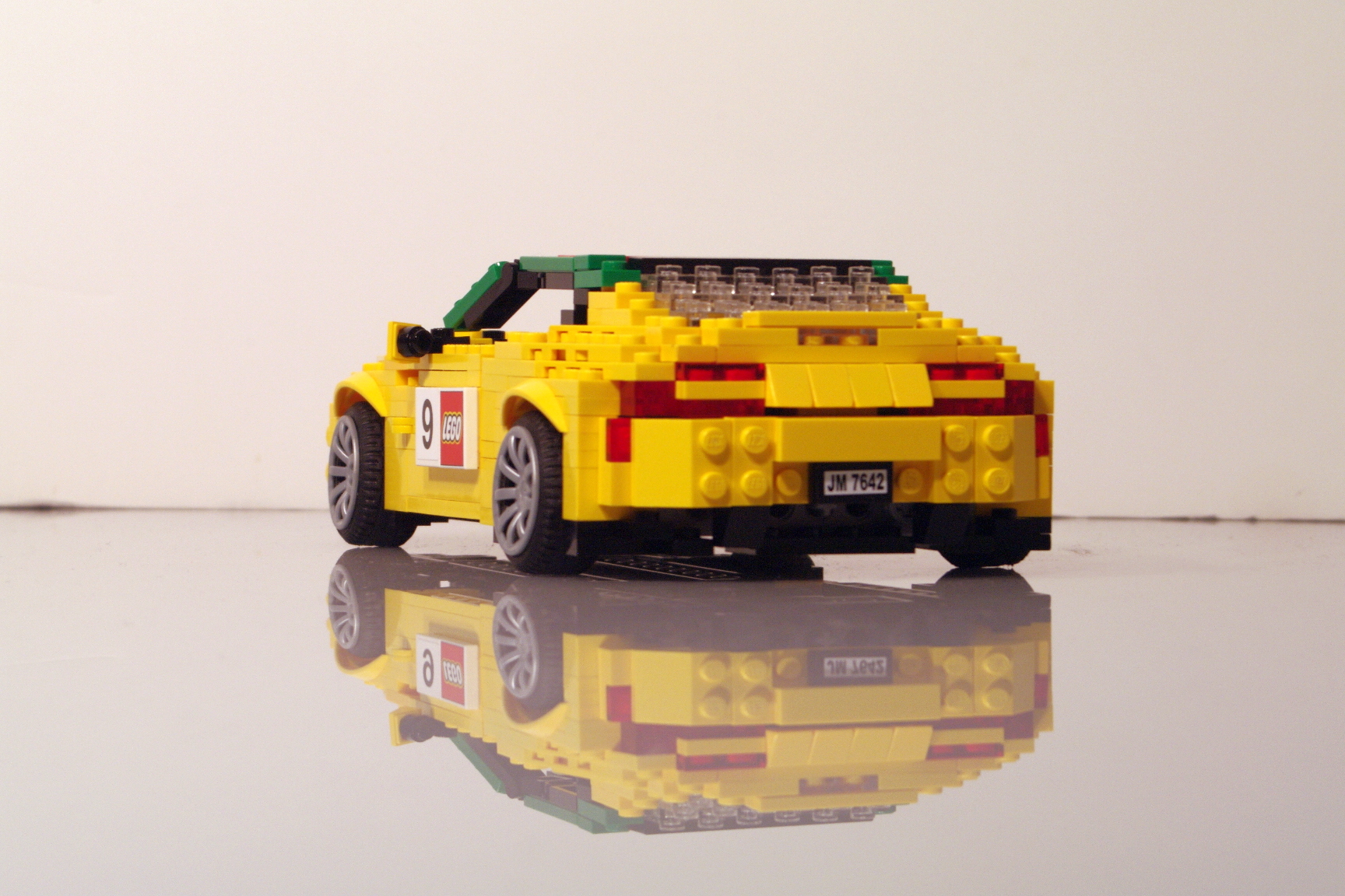 aston_martin_n24_racer_11.jpg
