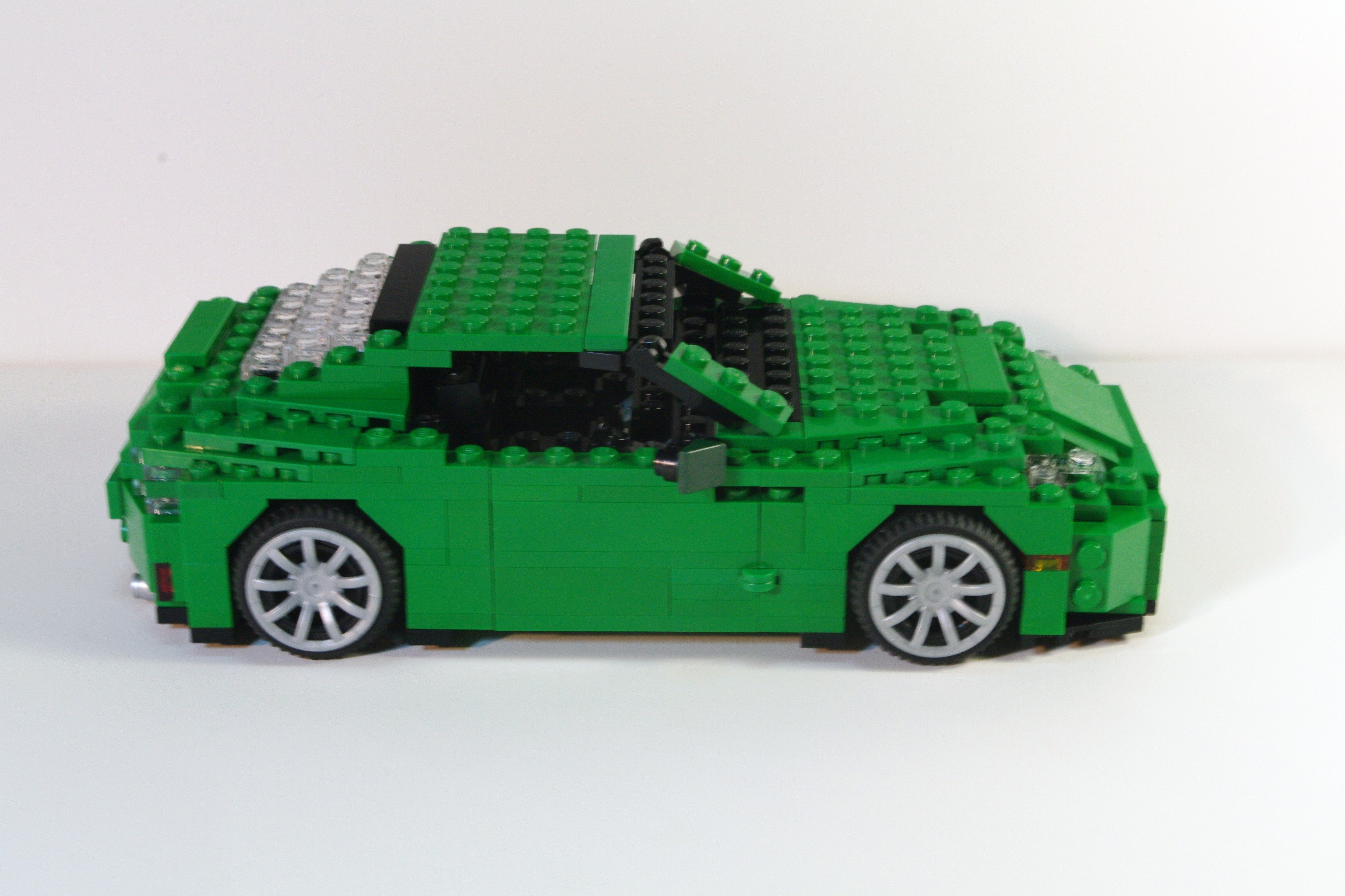 aston_martin_vantage_13.jpg