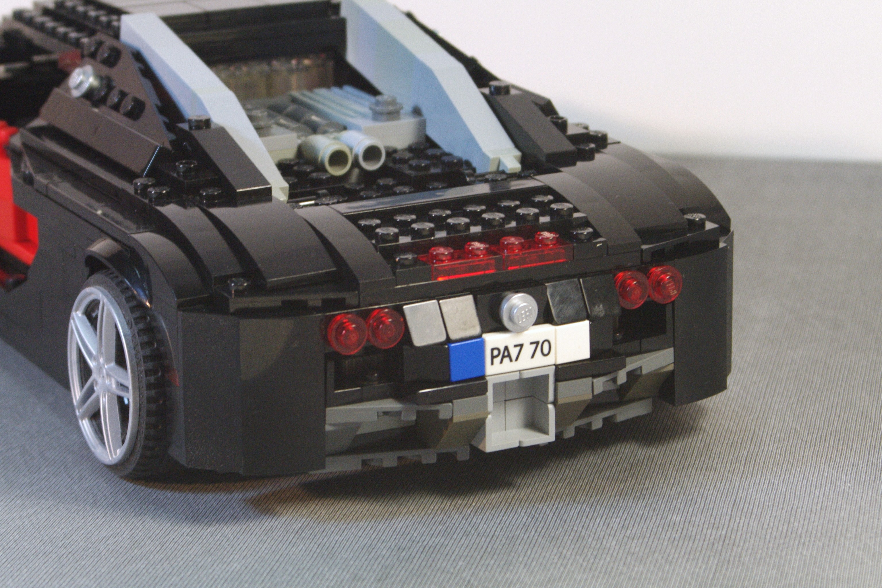 bugatti_veyron_large_09.jpg